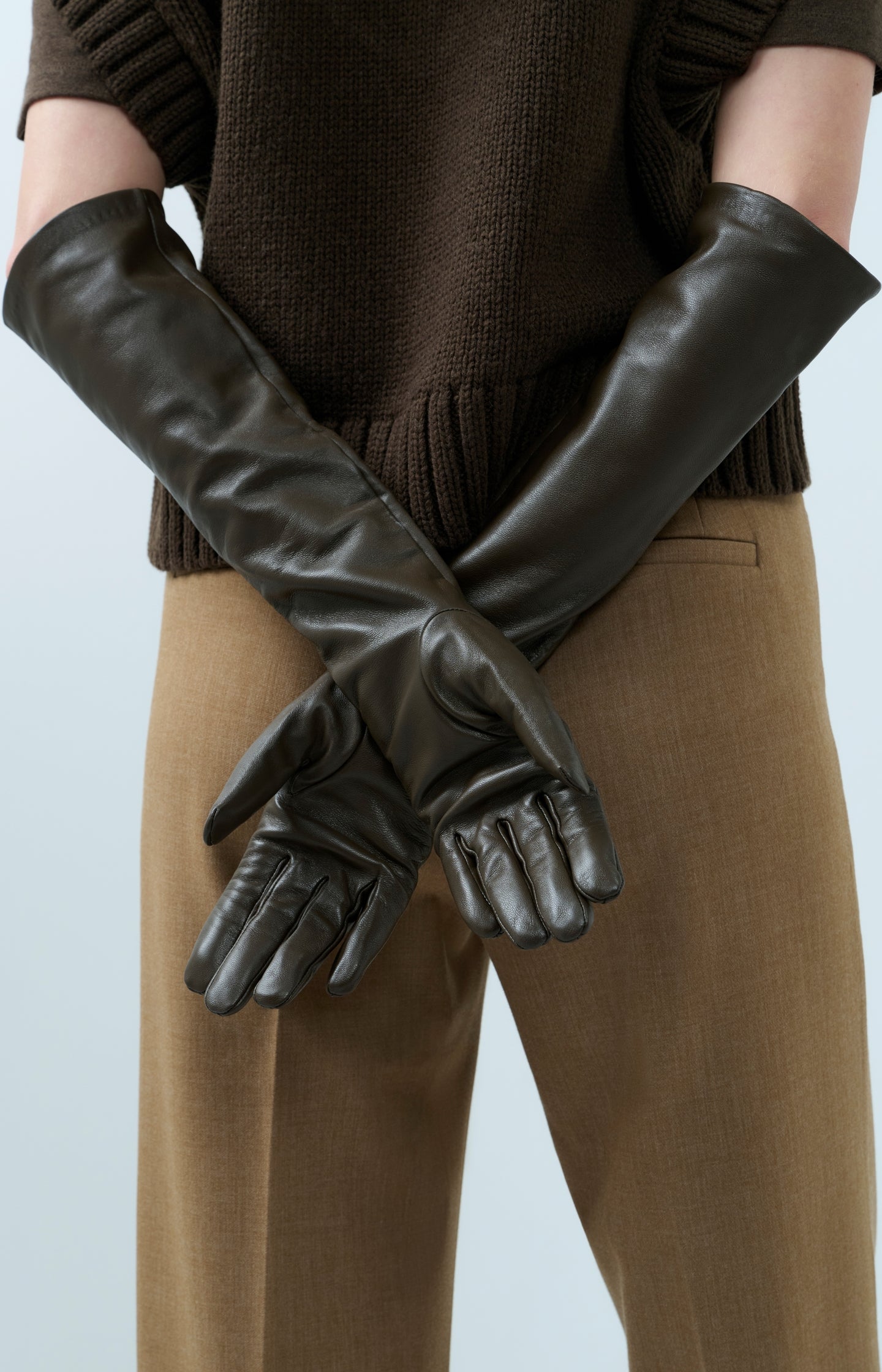 Long leather gloves - Type: lookbook