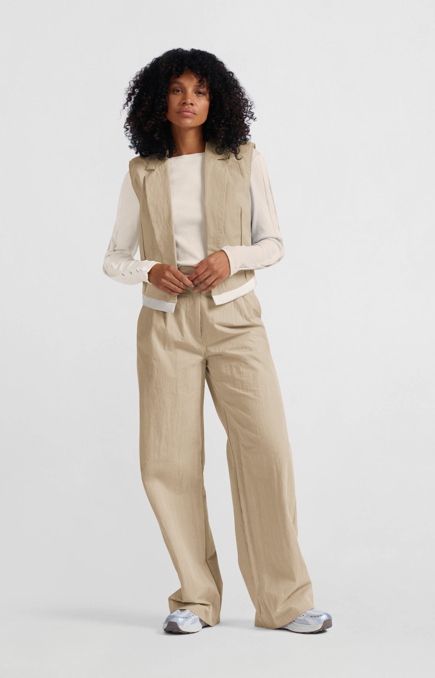 Long-sleeve ribbed top with button details