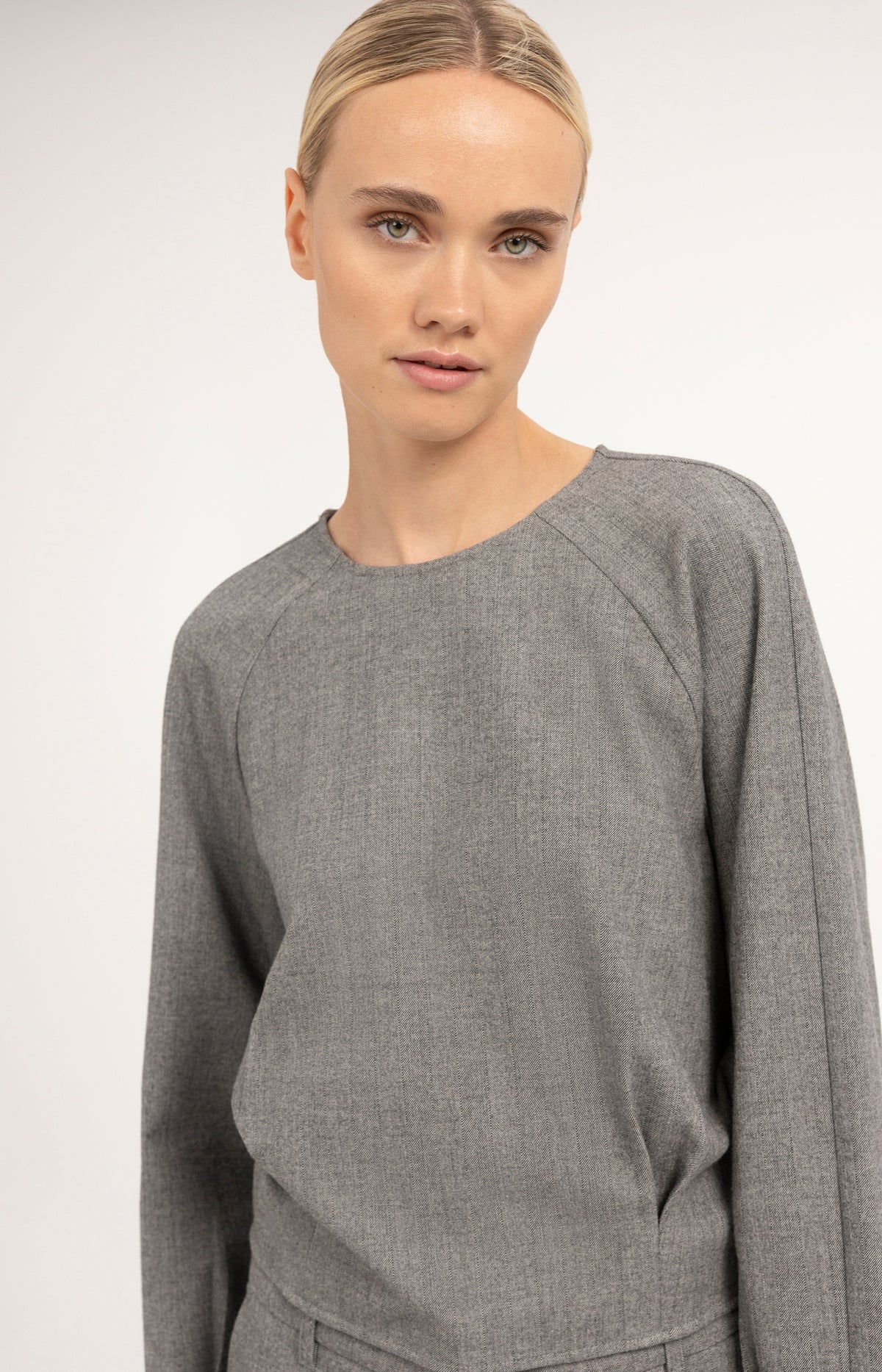 Long sleeve top with blouson hem - Grey