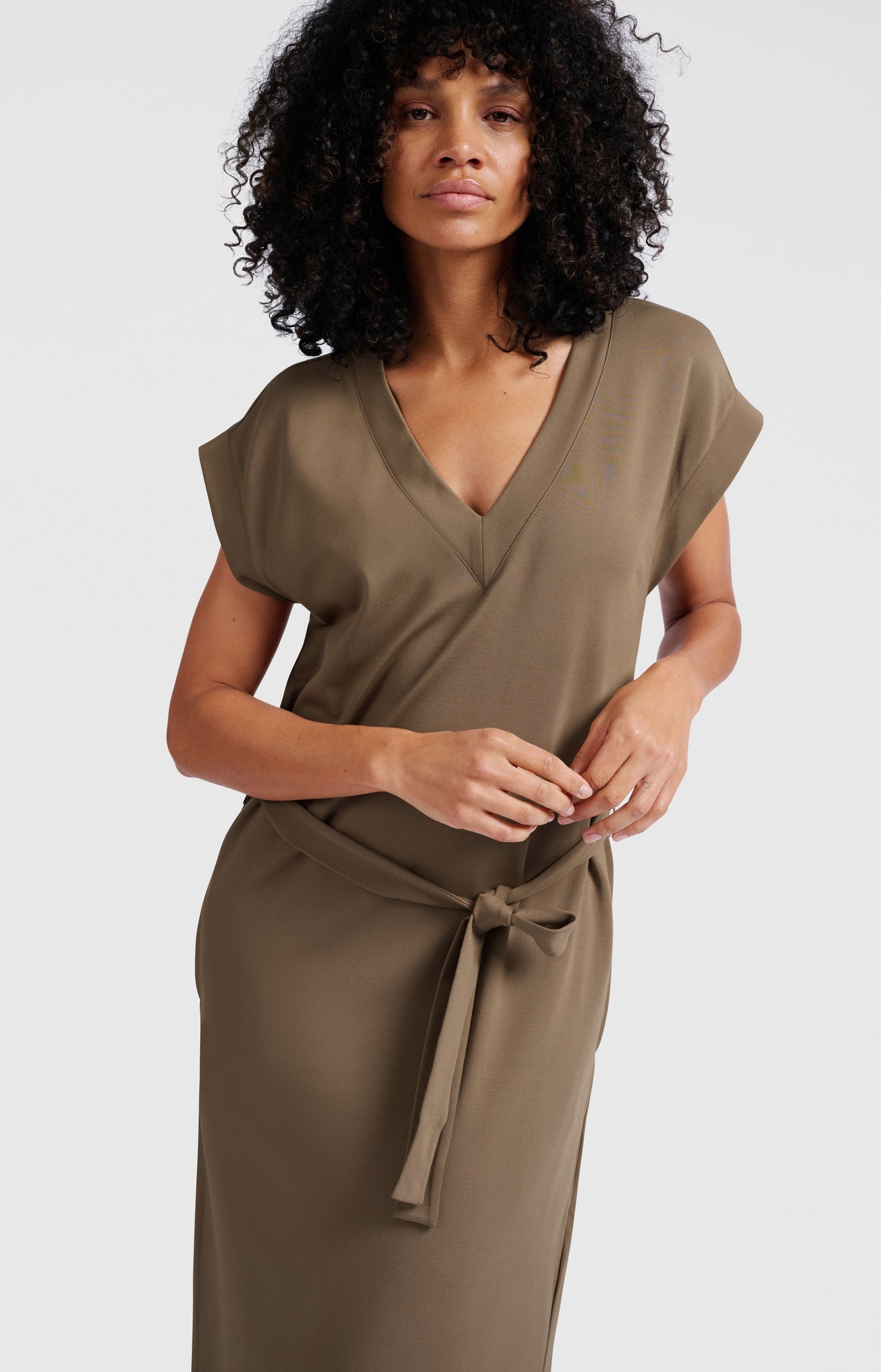 Long T-shirt dress with V-neck and belt