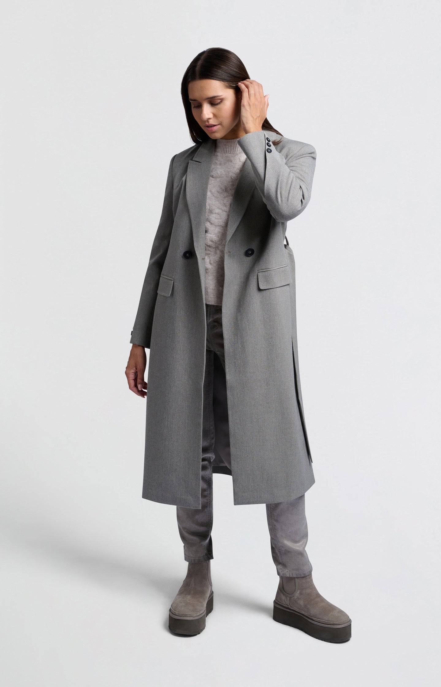 Long woven blazer coat with belt, pockets and collar - Type: lookbook