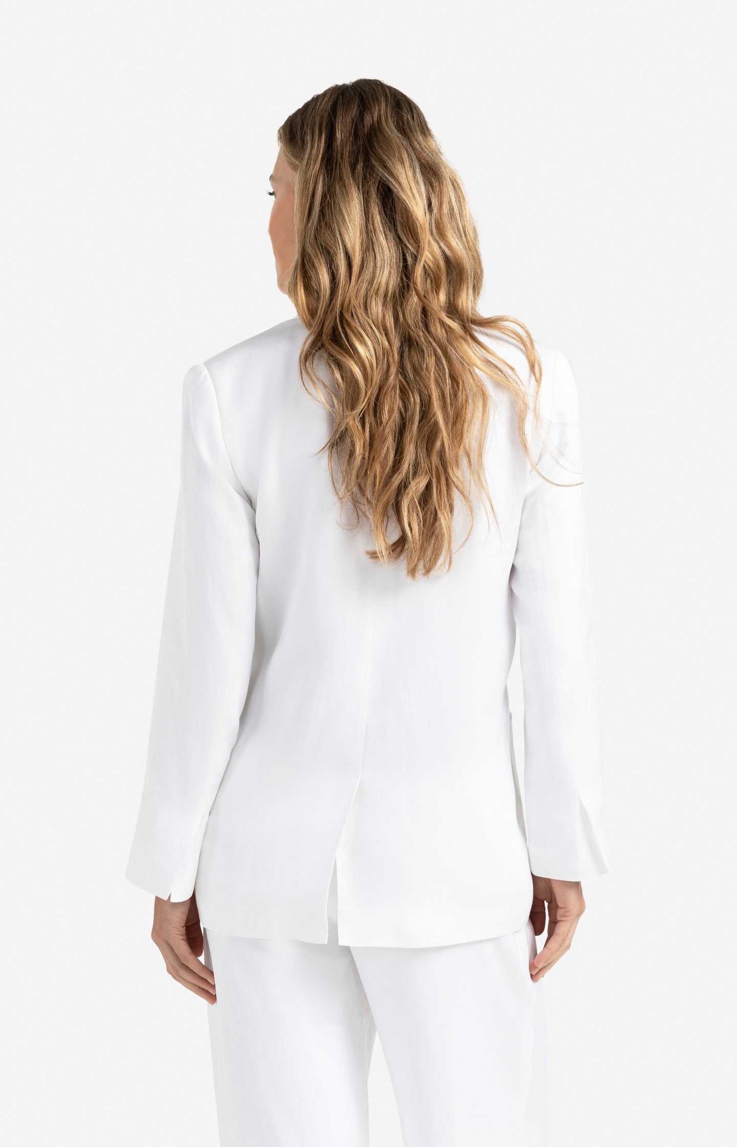 Loose fit blazer with patch pockets and slit details