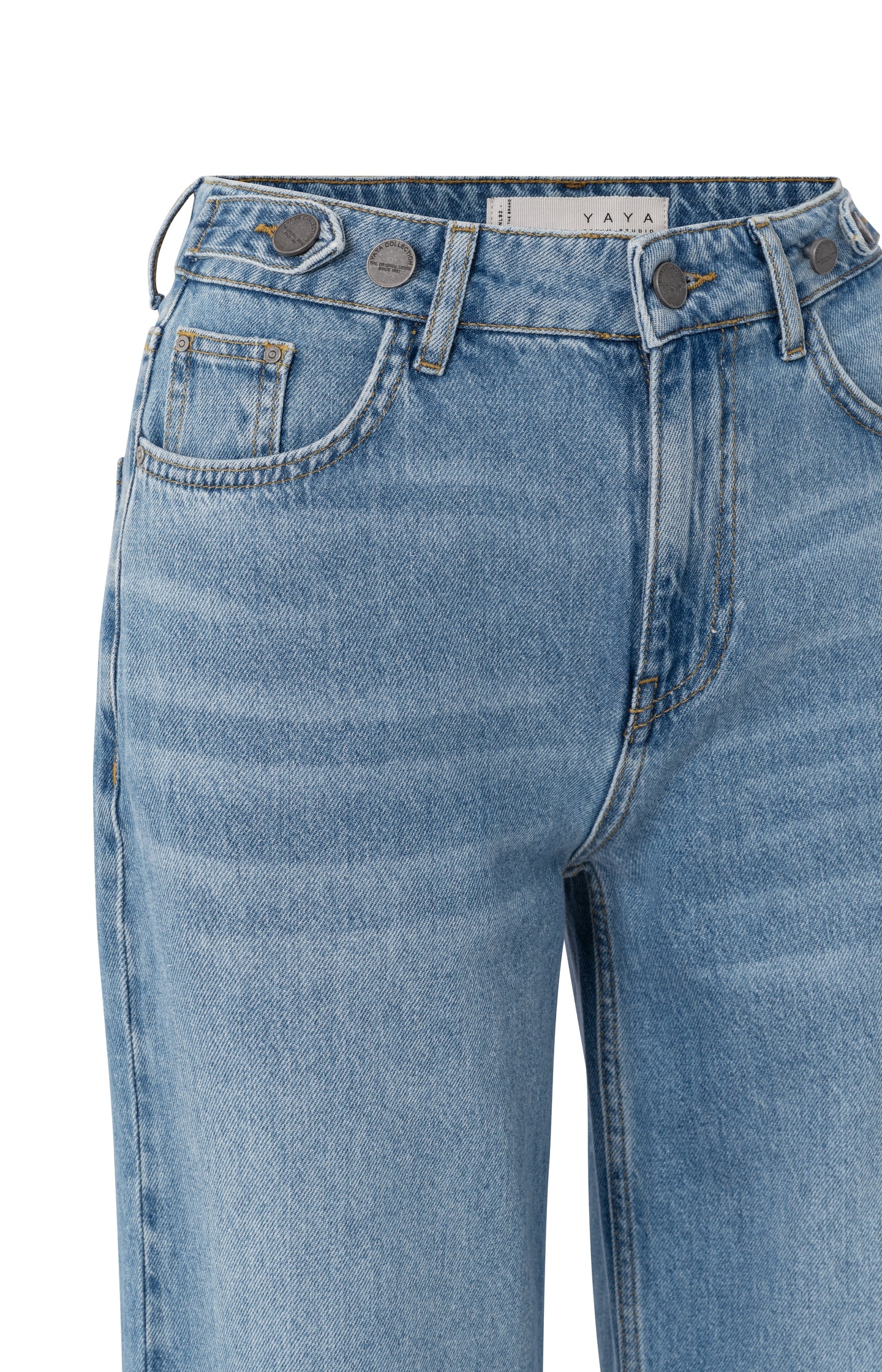 Loose fit jeans with wide legs and turned-up hems (L34)