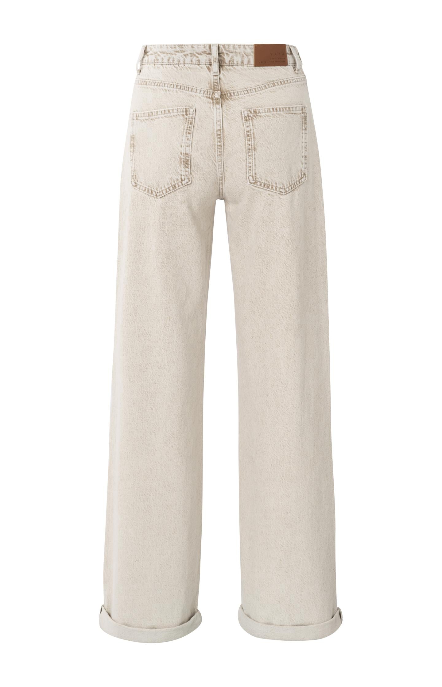 Loose fit jeans with wide legs and turned-up hems (L34)