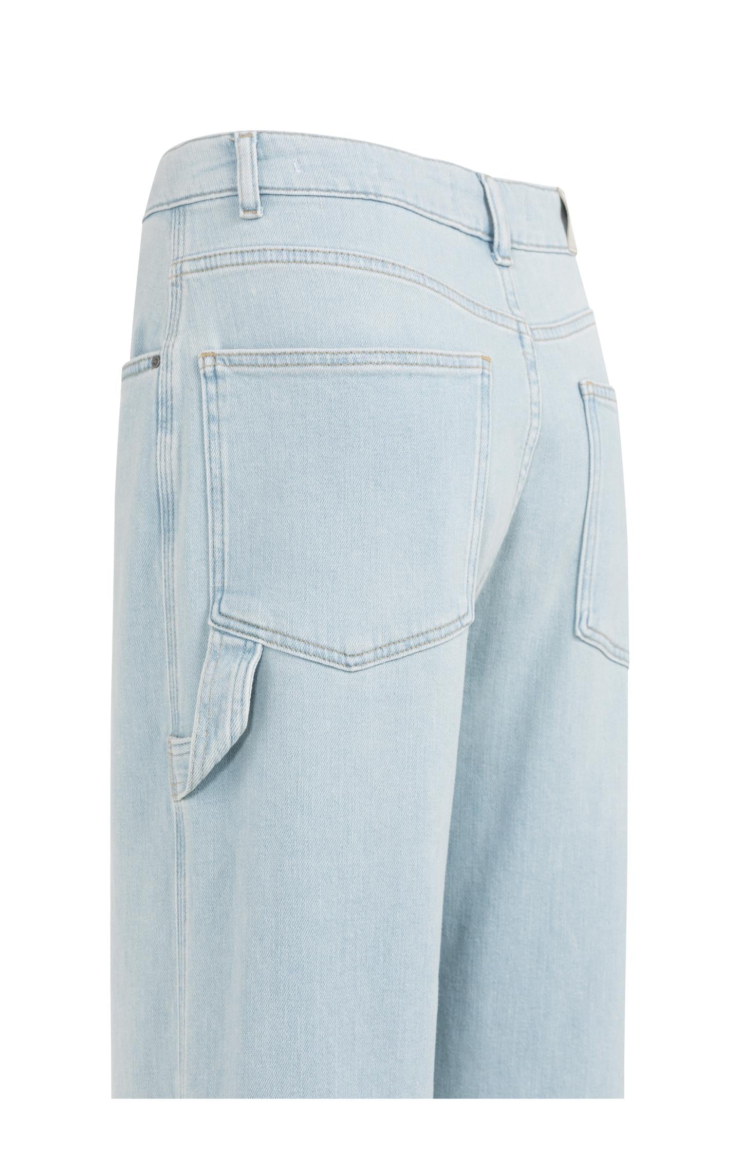 Loose fit jeans with low crotch and wide legs