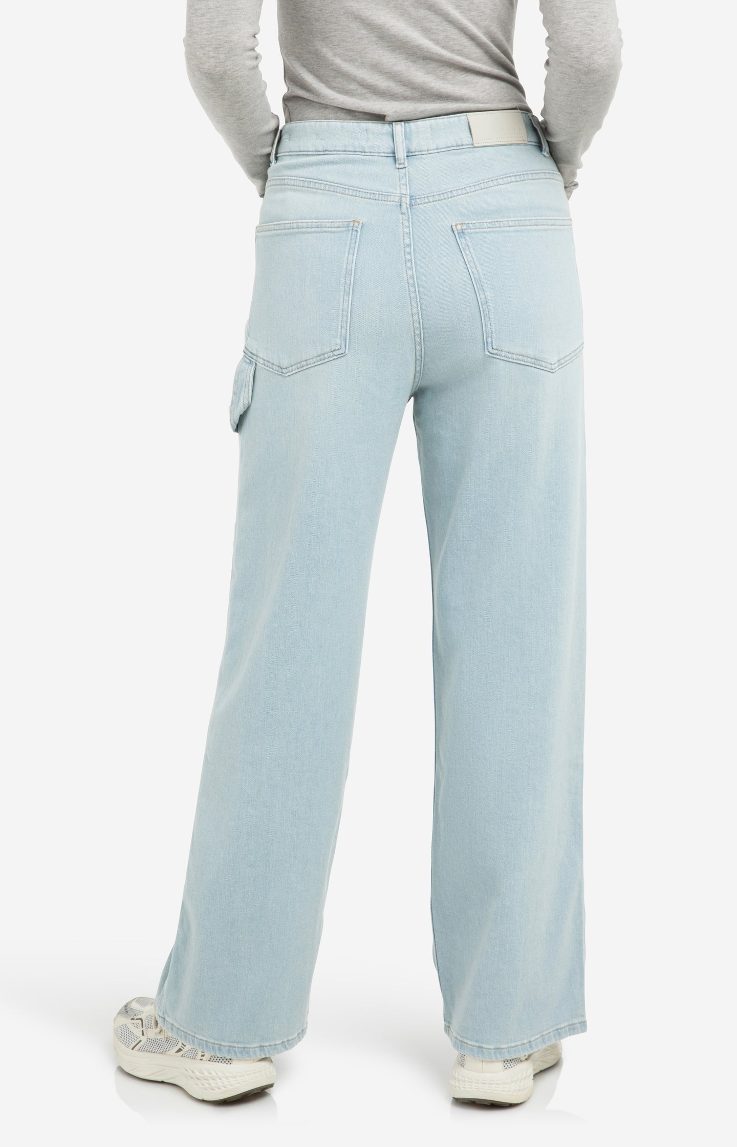 Loose fit jeans with low crotch and wide legs