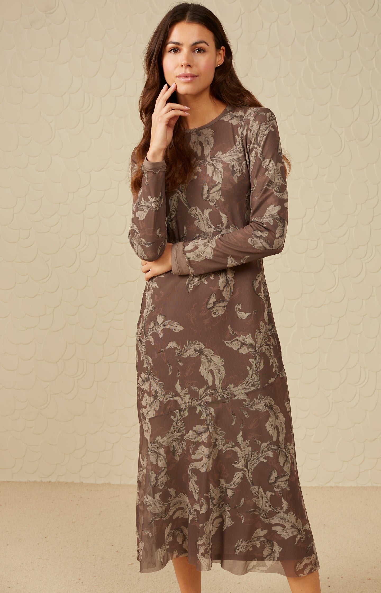 Mesh dress with round neck, long sleeves and print - Type: lookbook