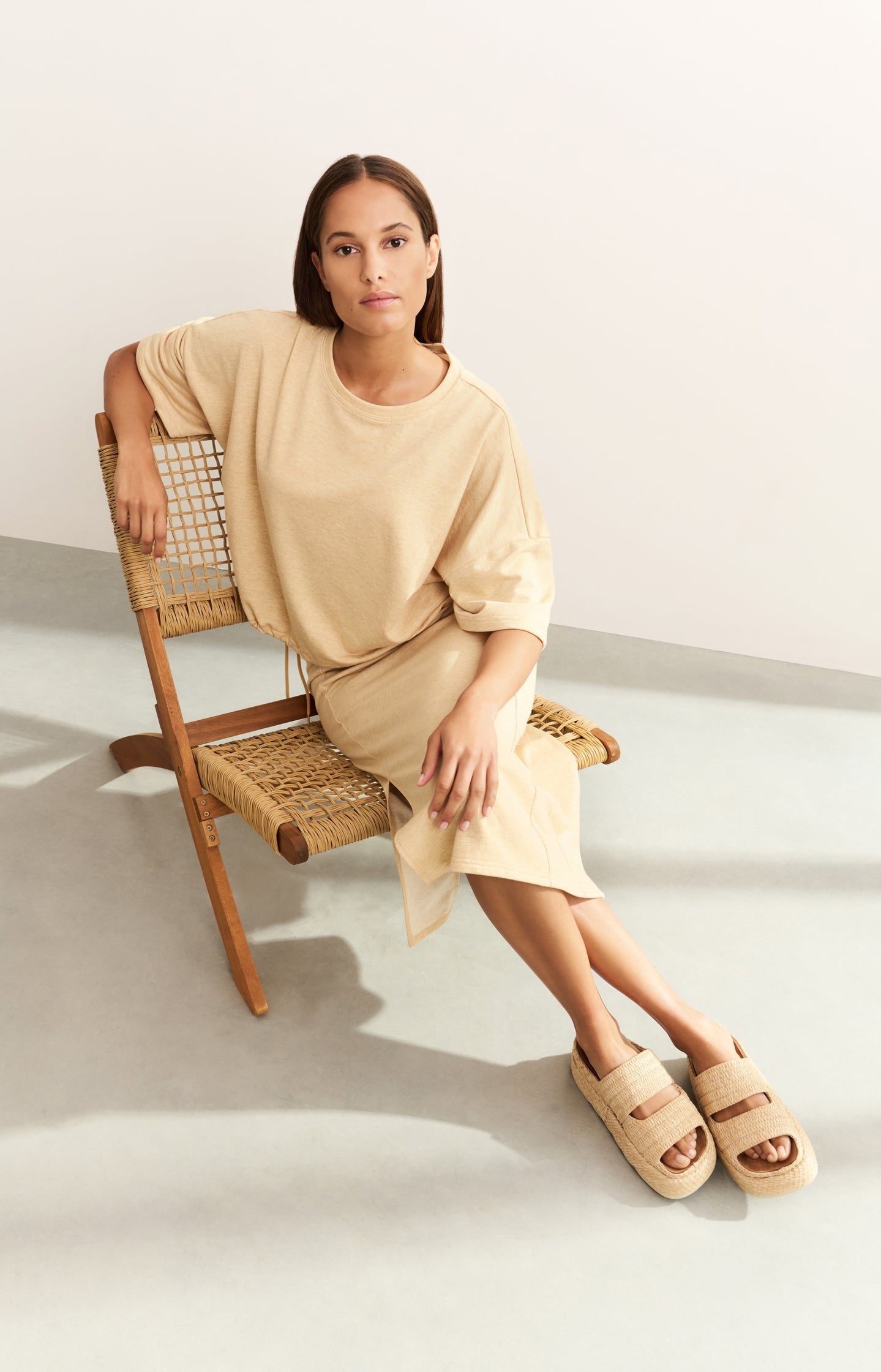 Midi skirt with slit and tie detail - Type: lookbook