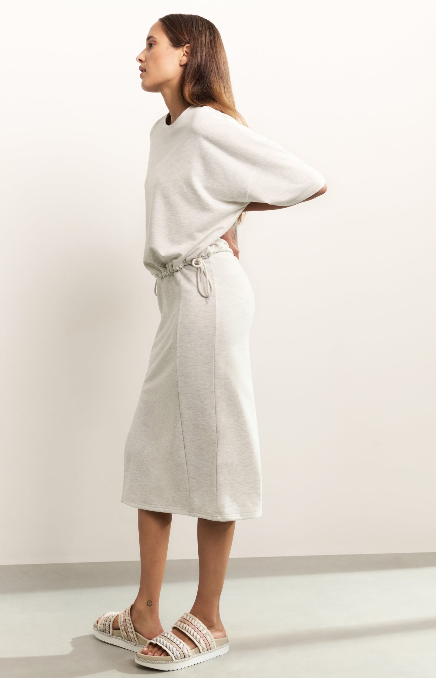 Midi skirt with slit and tie detail - Type: lookbook