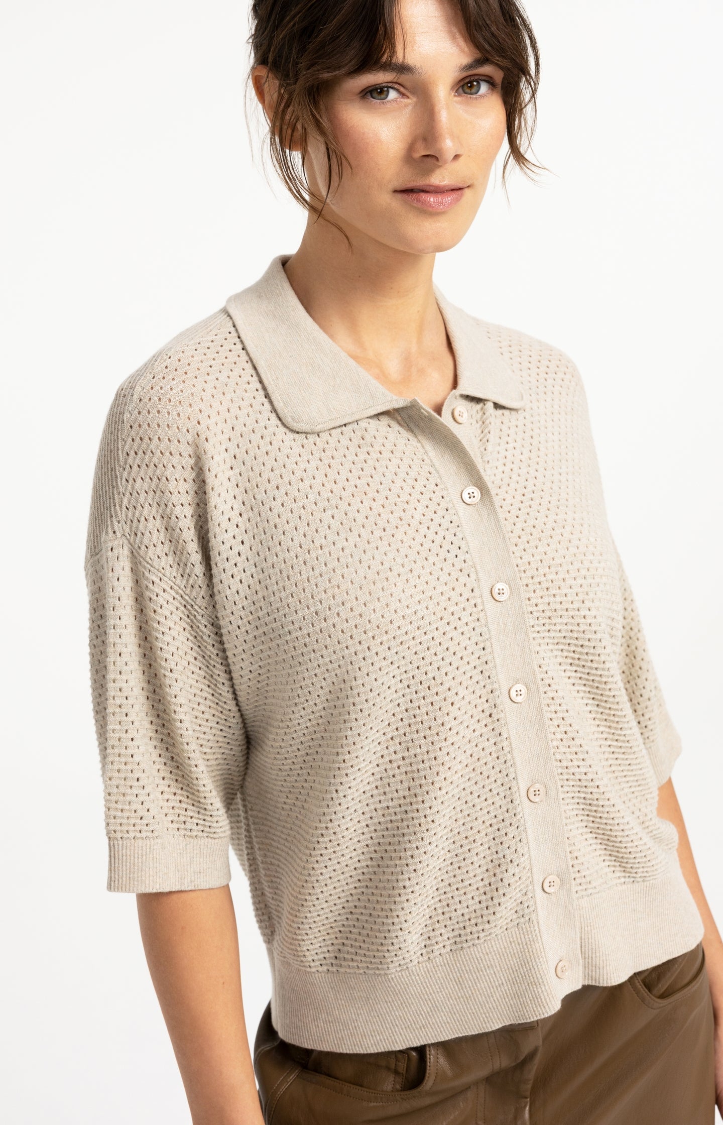 Open knit cardigan with collar and short sleeves