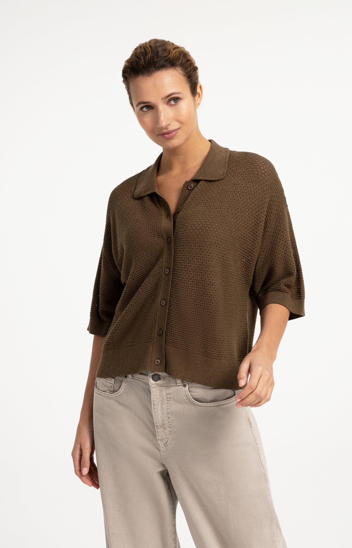 Open knit cardigan with collar and short sleeves