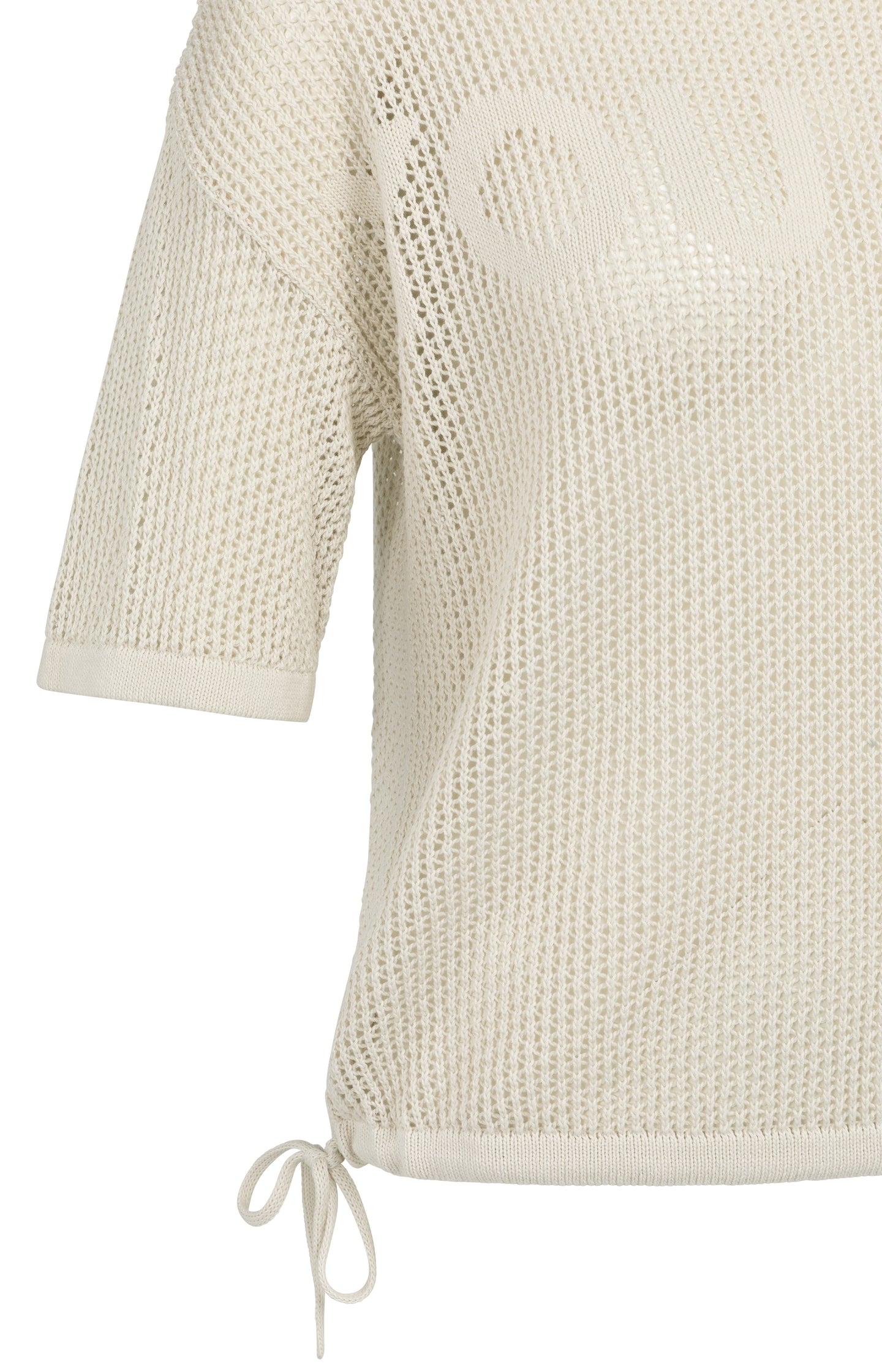 Open-knit top with short sleeves and artwork