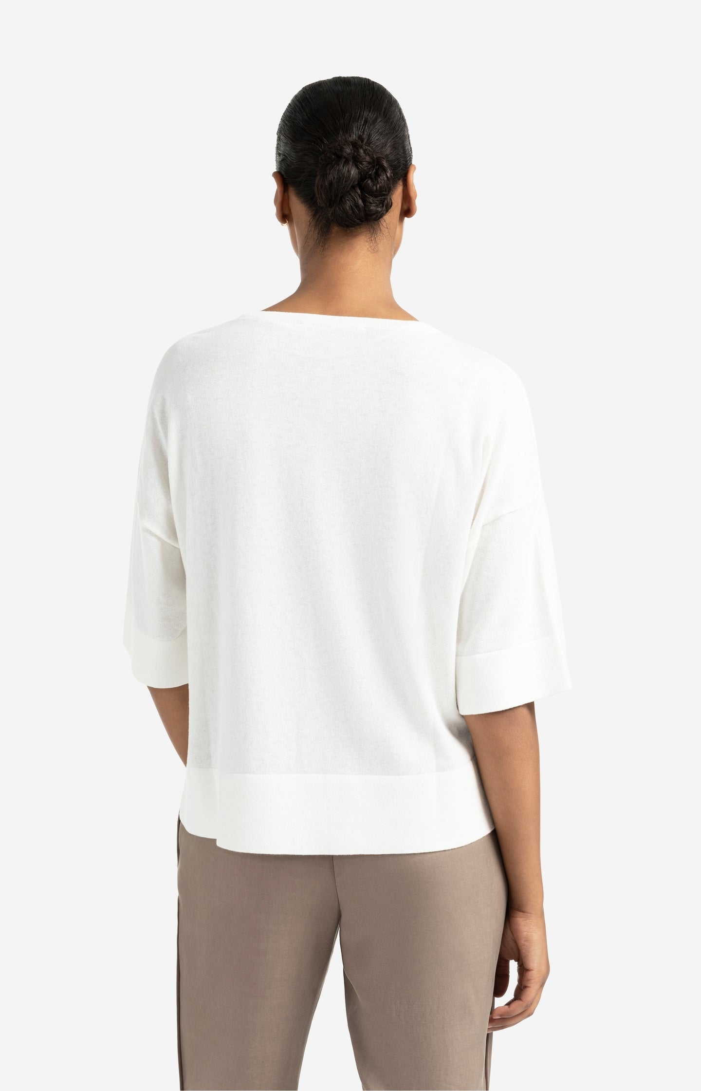 Oversized fine knitted T-shirt with short sleeves - Type: lookbook