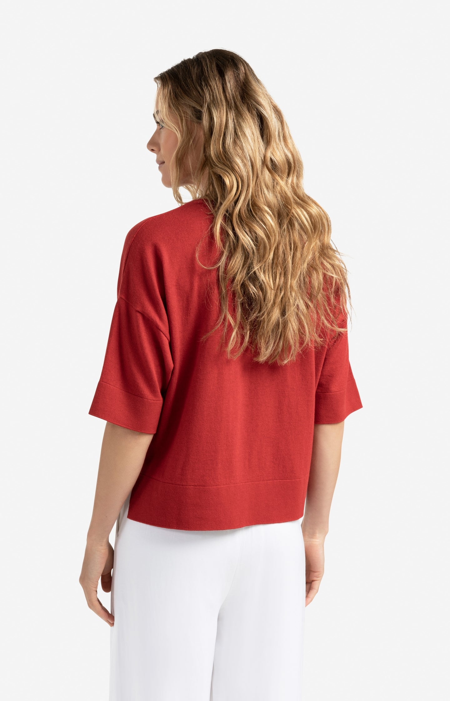 Oversized fine knitted T-shirt with short sleeves - Type: lookbook