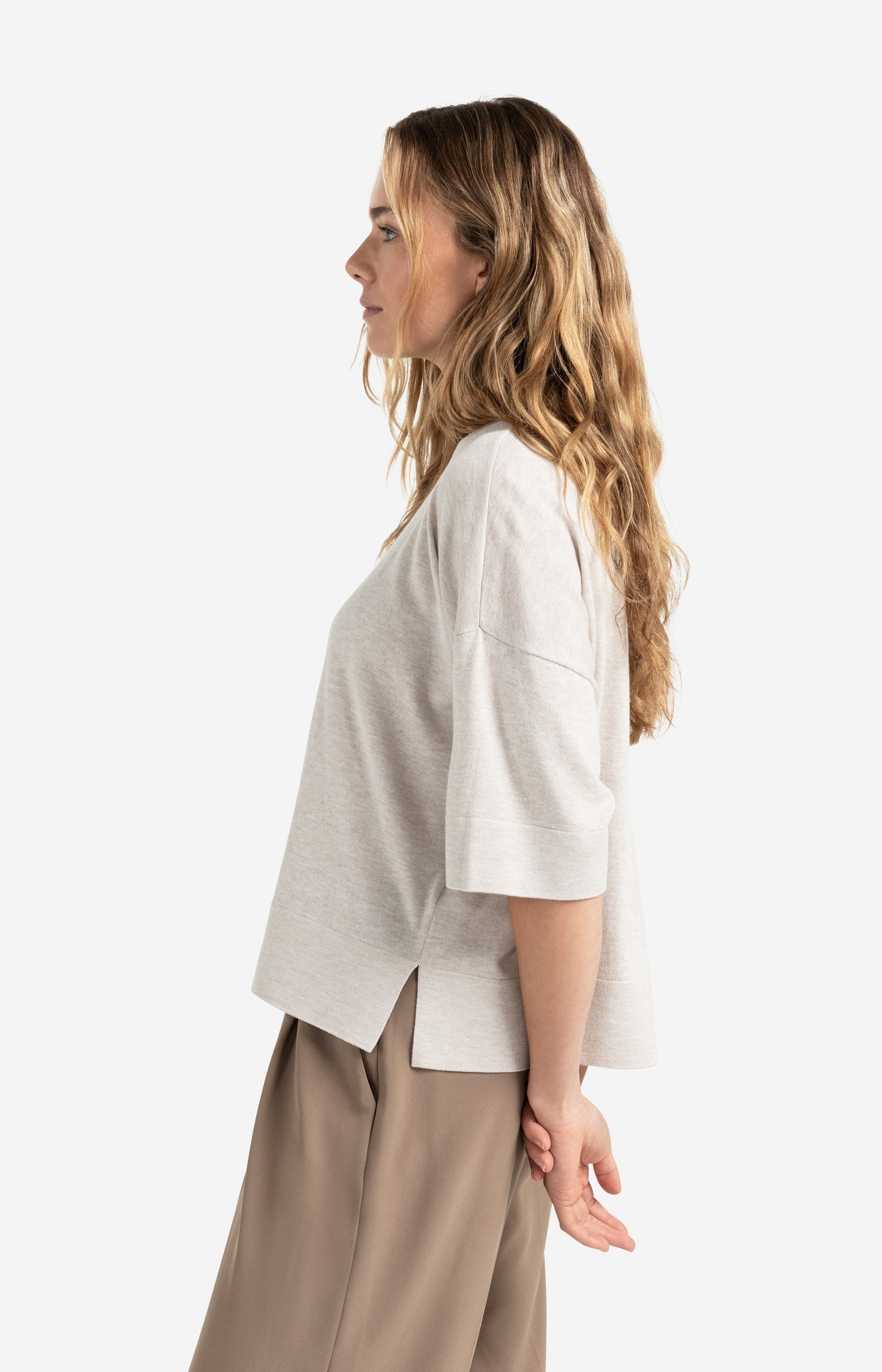 Oversized fine knitted T-shirt with short sleeves - Type: lookbook