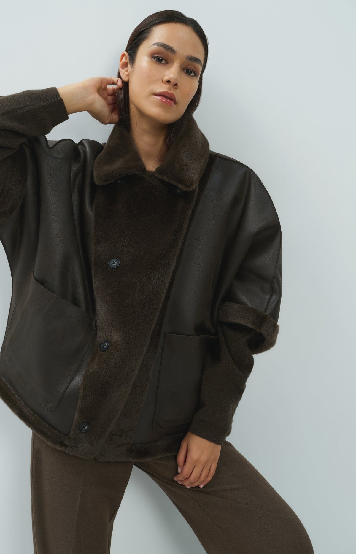 Oversize-Wendejacke aus Fellimitat - Delicioso Brown