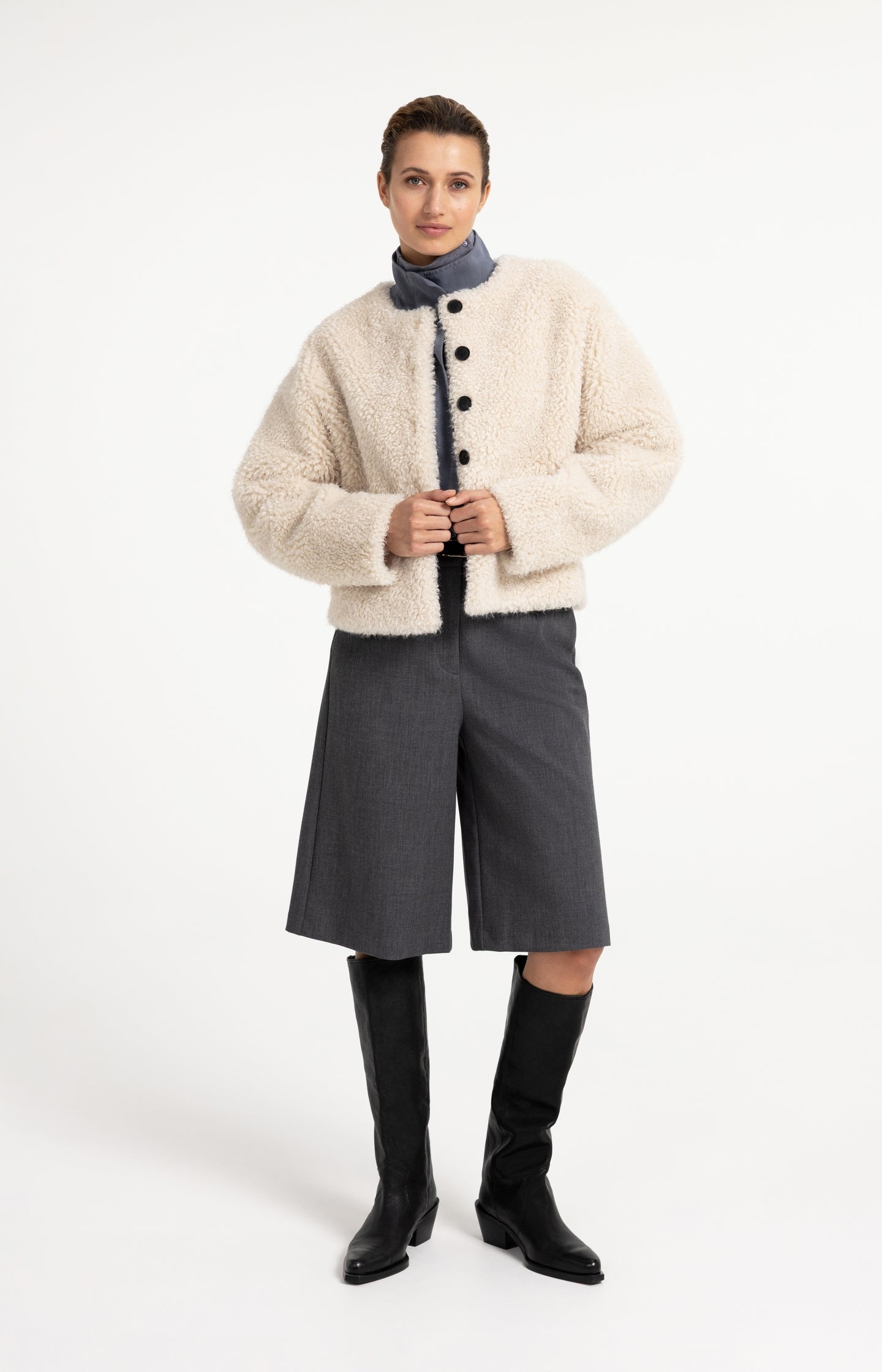 Oversized short faux fur jacket - Type: lookbook