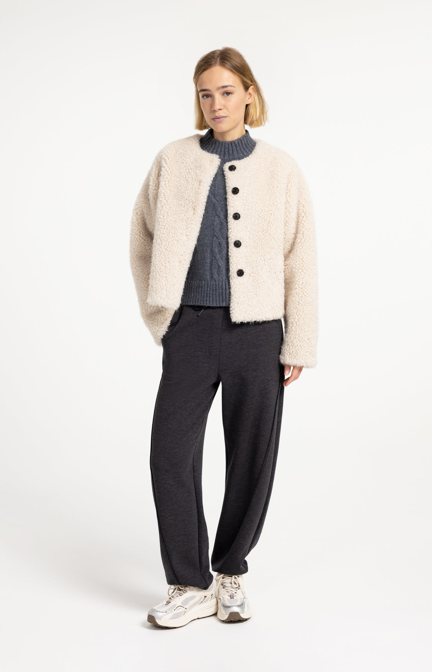 Oversized short faux fur jacket - Type: lookbook