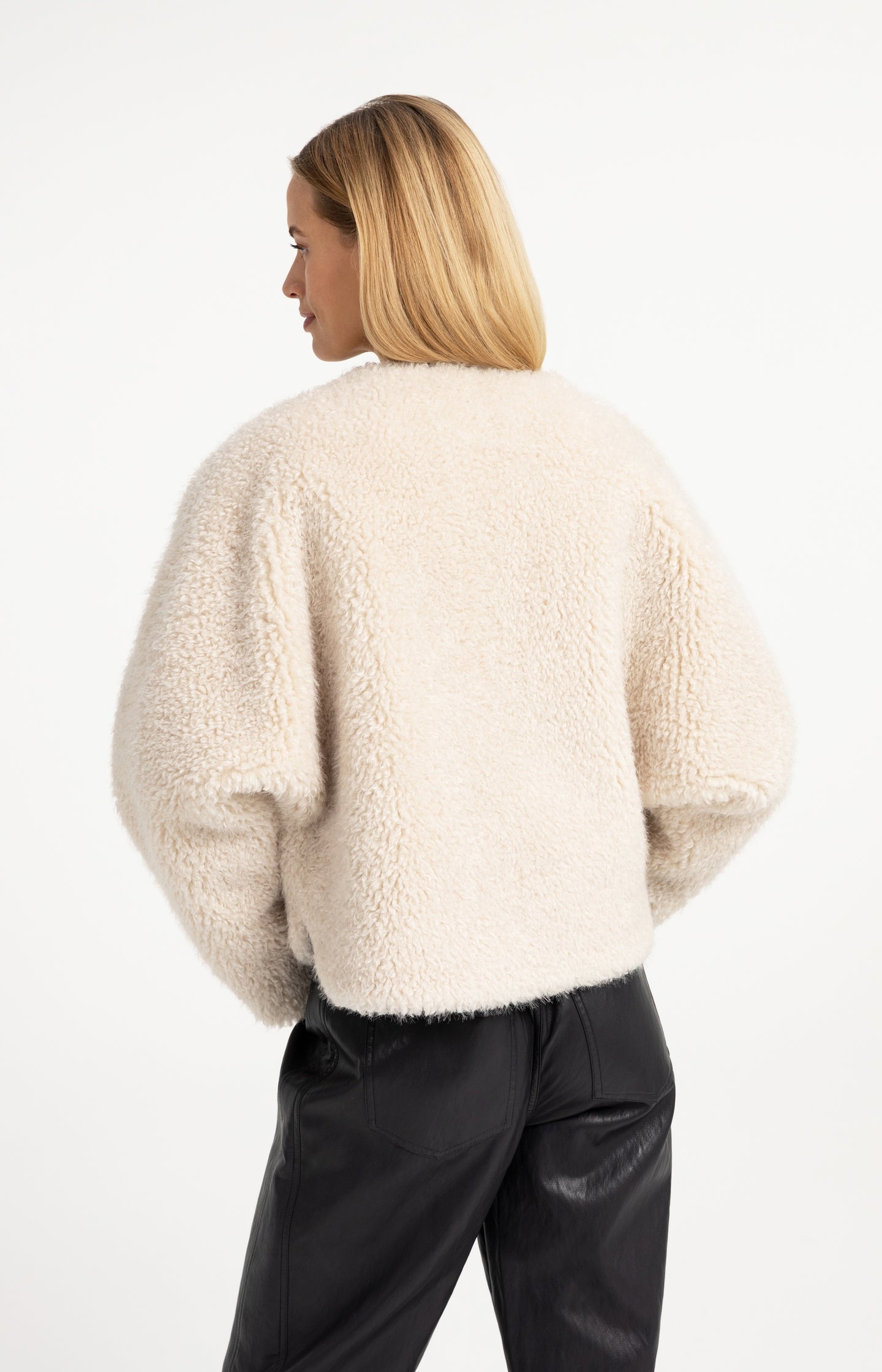 Oversized short faux fur jacket - Type: lookbook