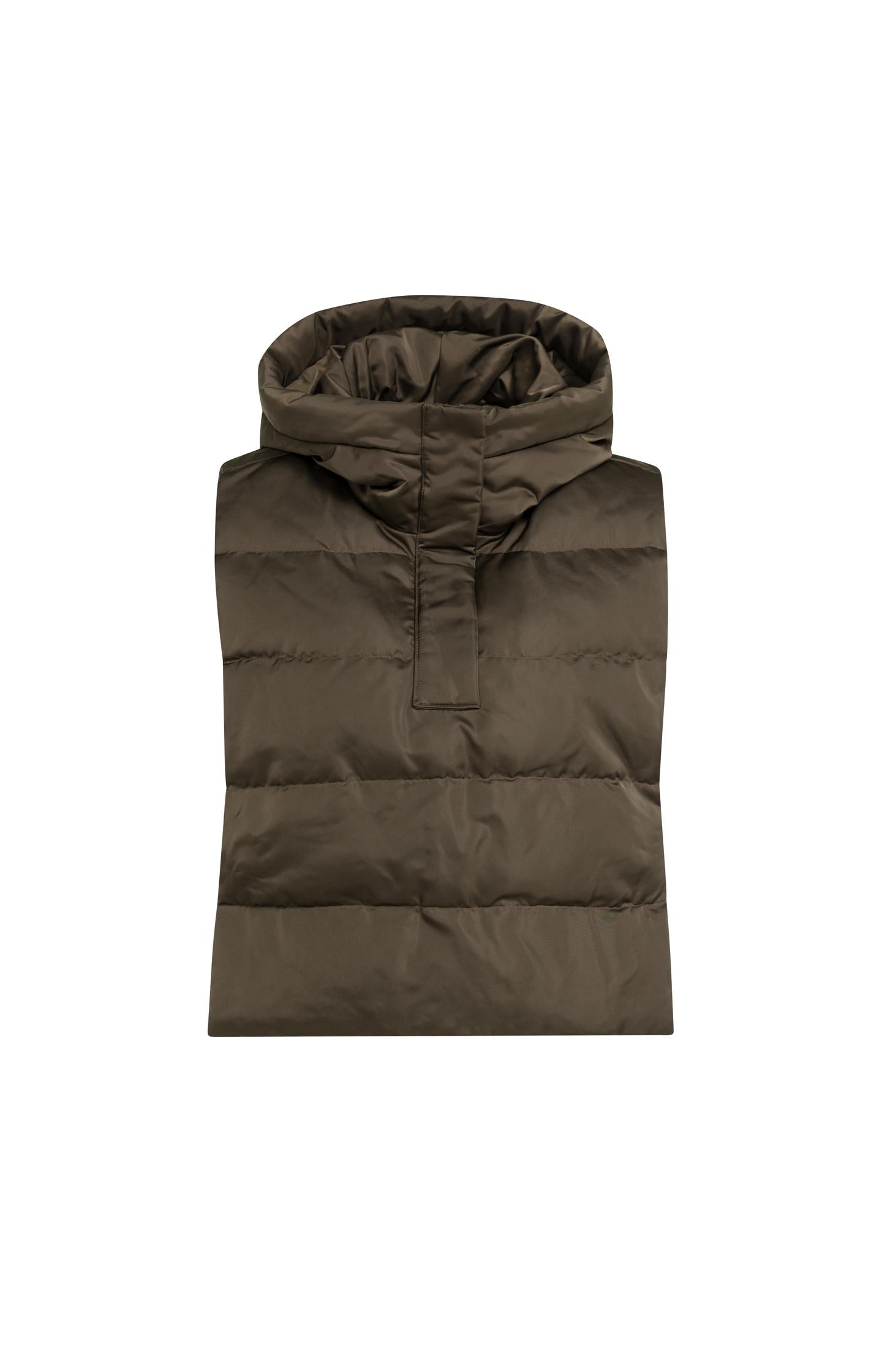 Padded bodywarmer with hood