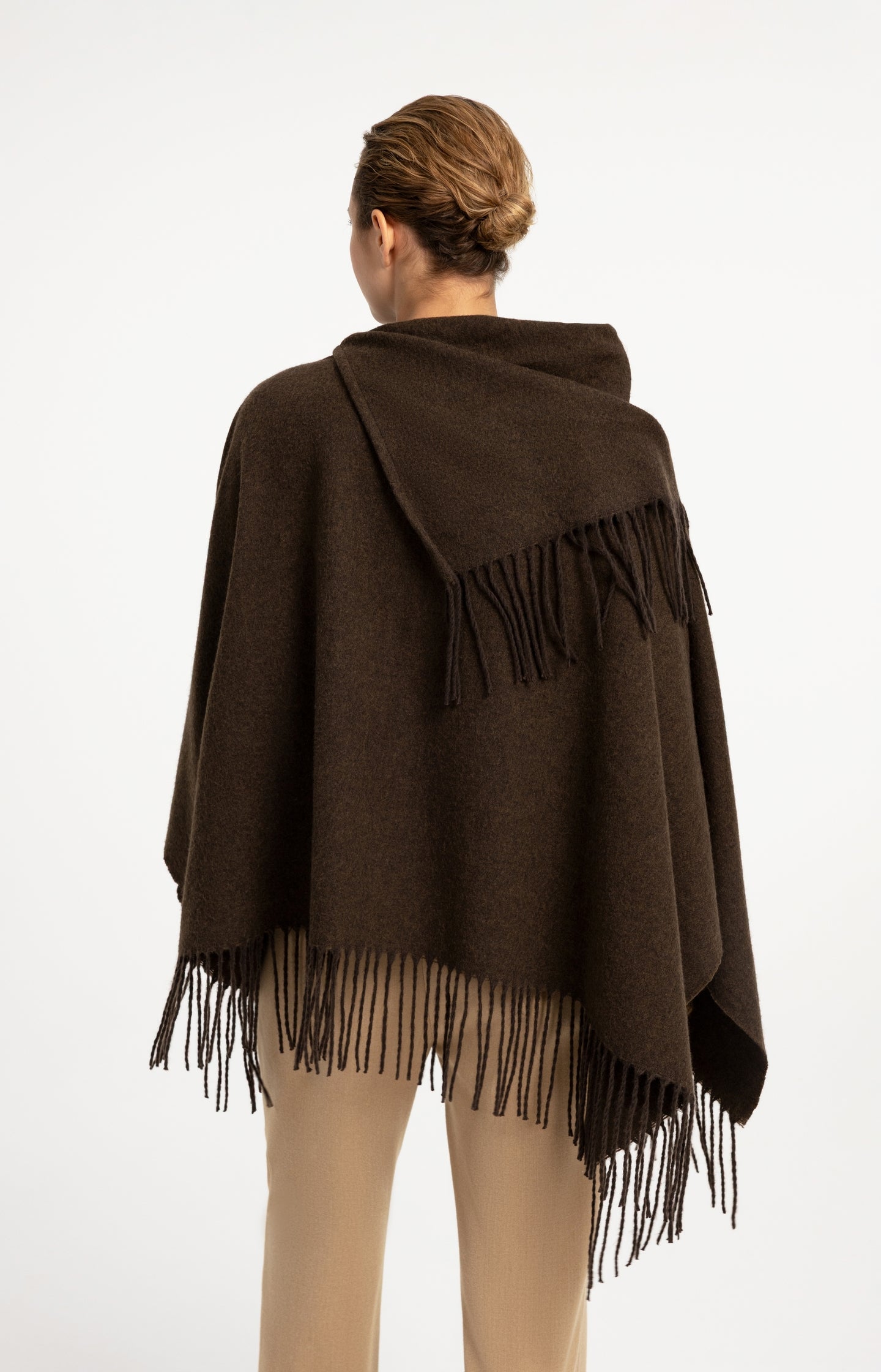 Poncho with high neck and twisted fringes - Type: lookbook