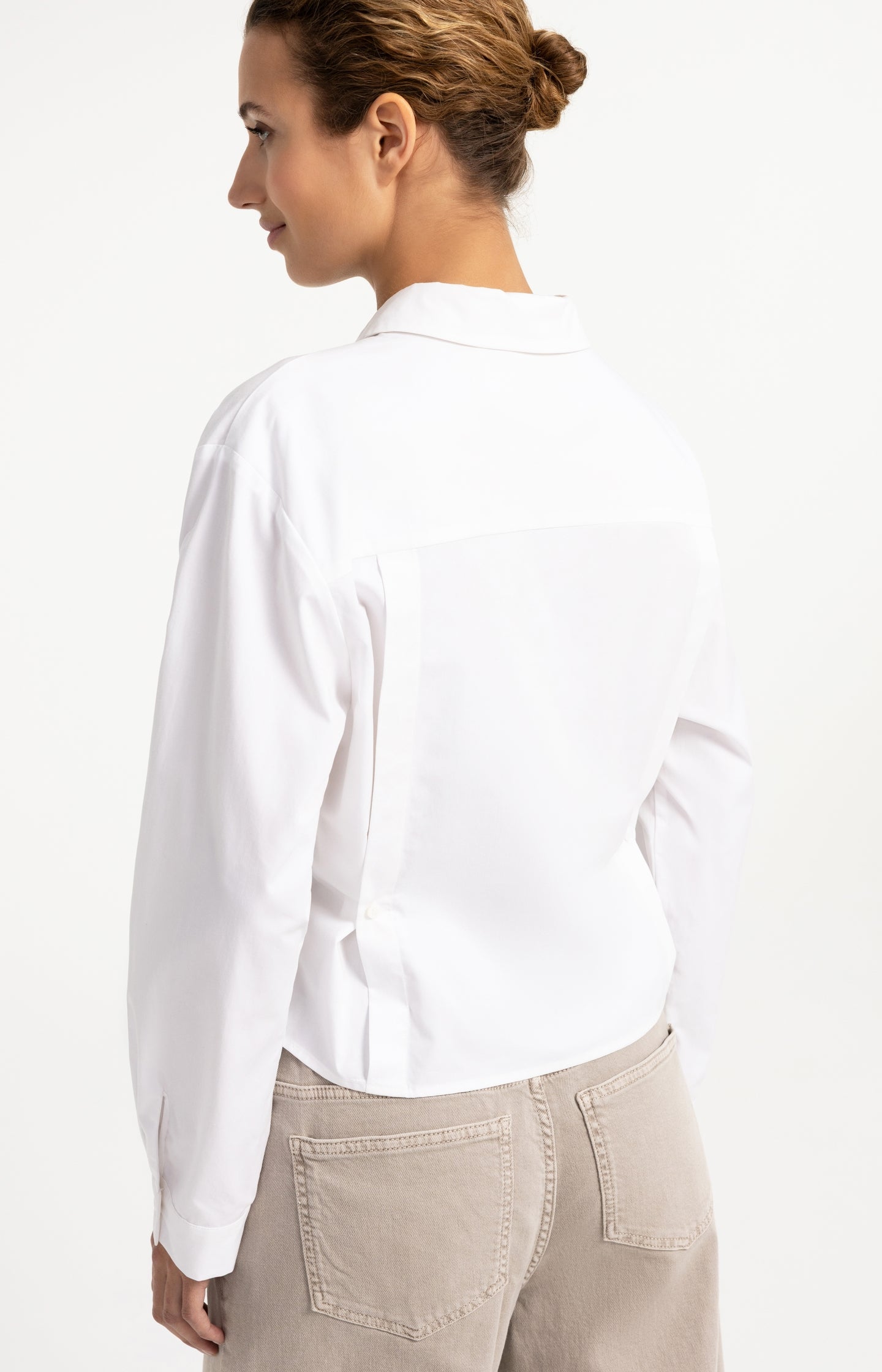 Poplin blouse with adjustable waist and long sleeves