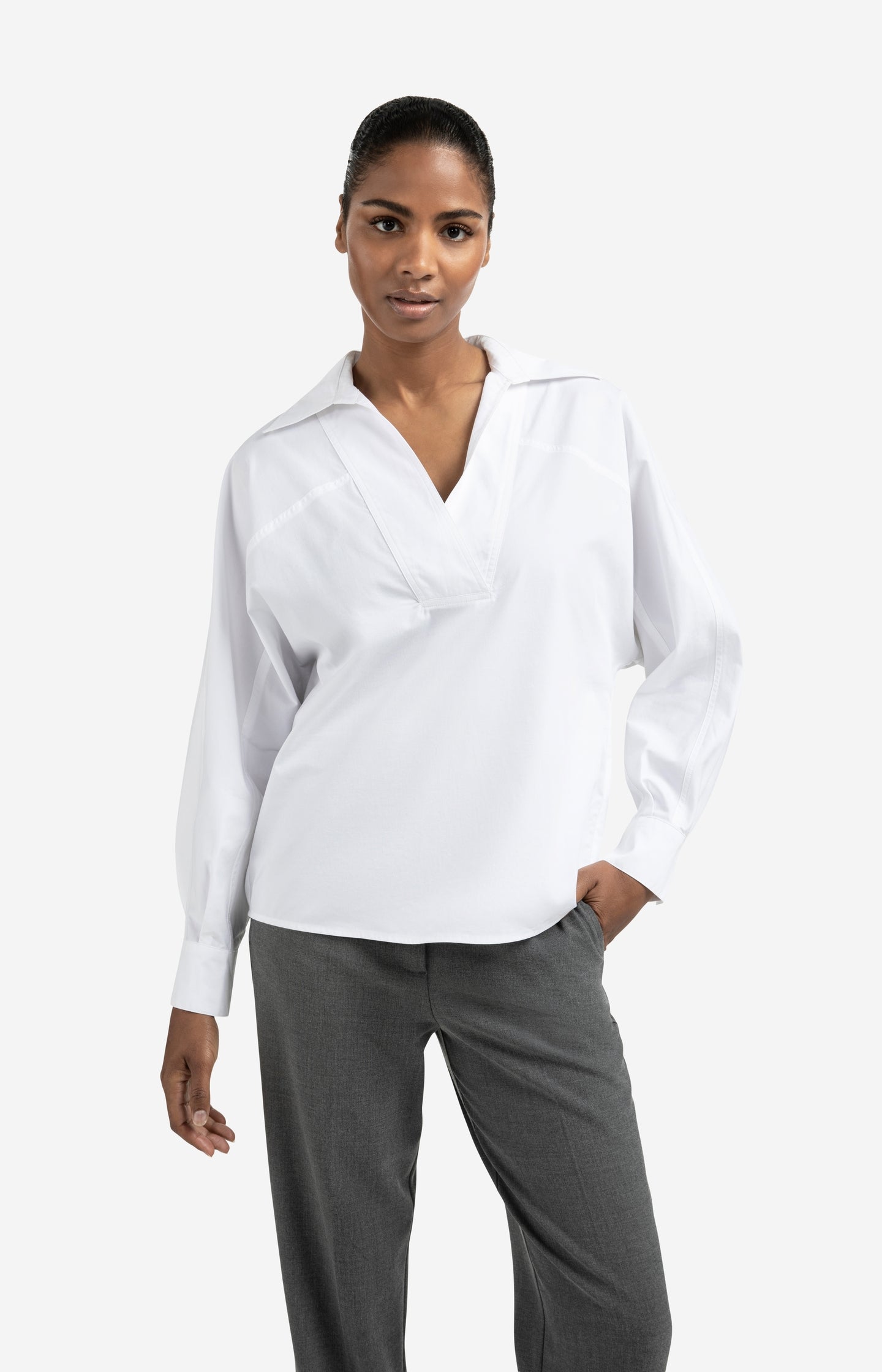 Poplin blouse with polo collar and V-neck - Type: lookbook