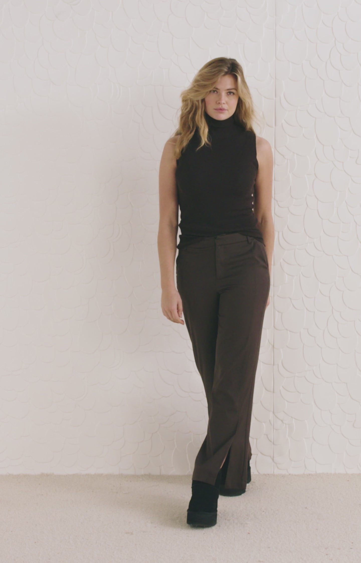 Wide leg trousers with pockets and zip fly