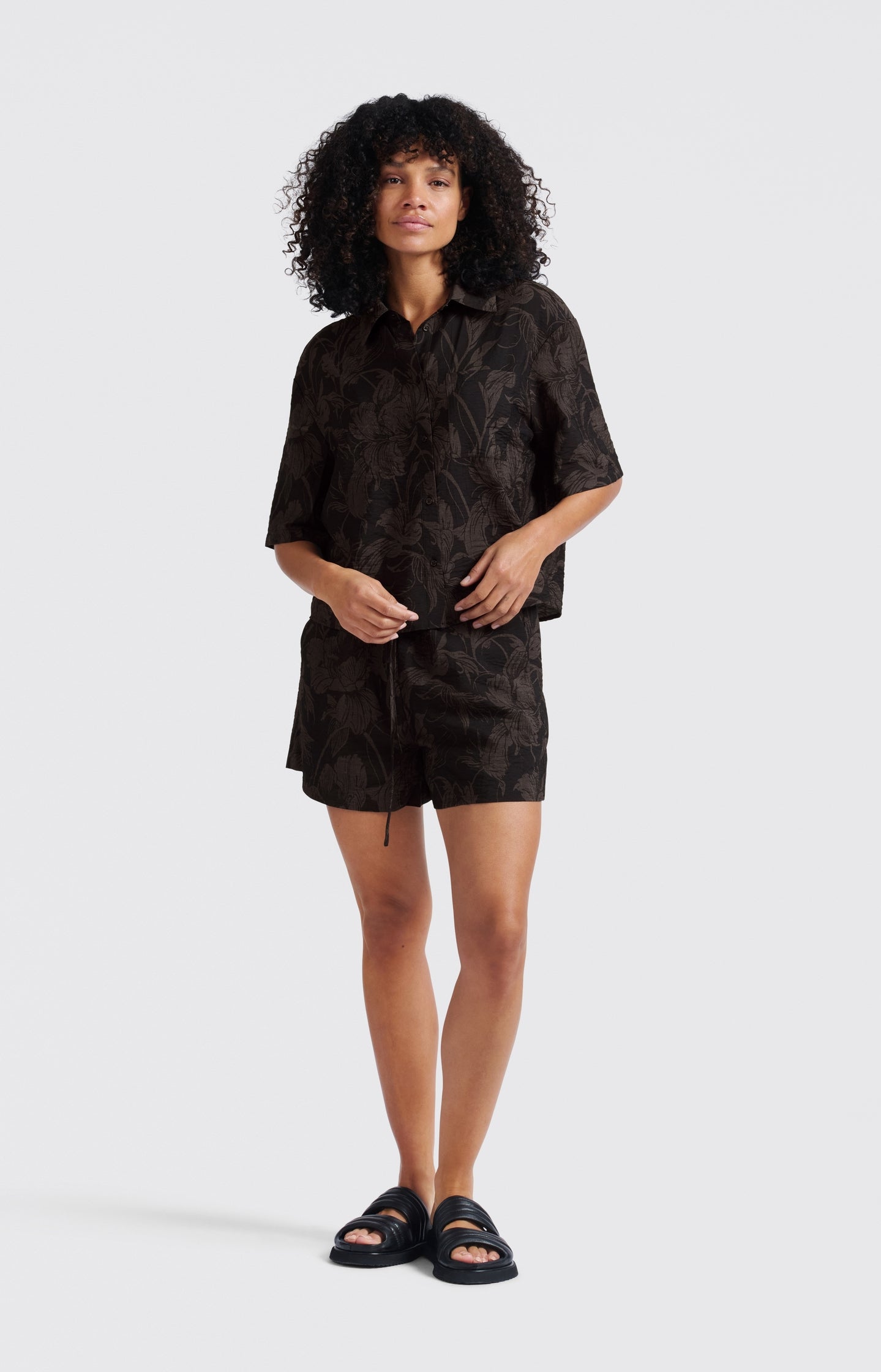 Printed shorts with elastic waistband