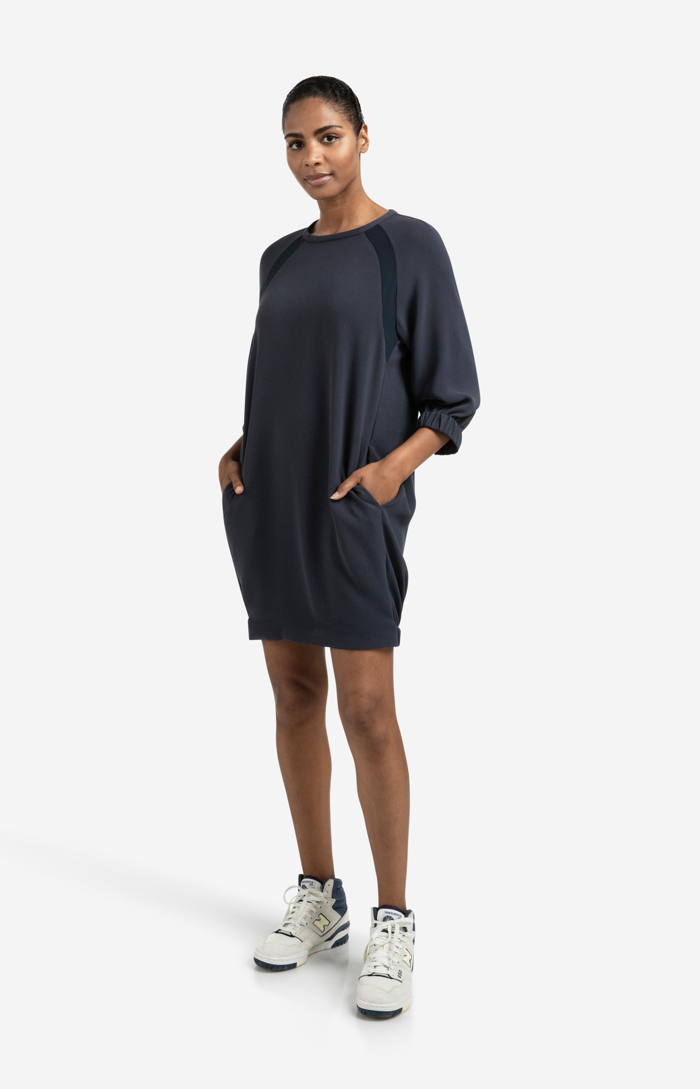 Raglan dress with round neck and tonal inserts - Type: lookbook