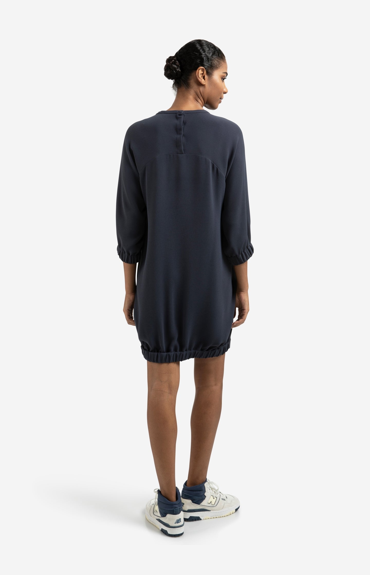 Raglan dress with round neck and tonal inserts