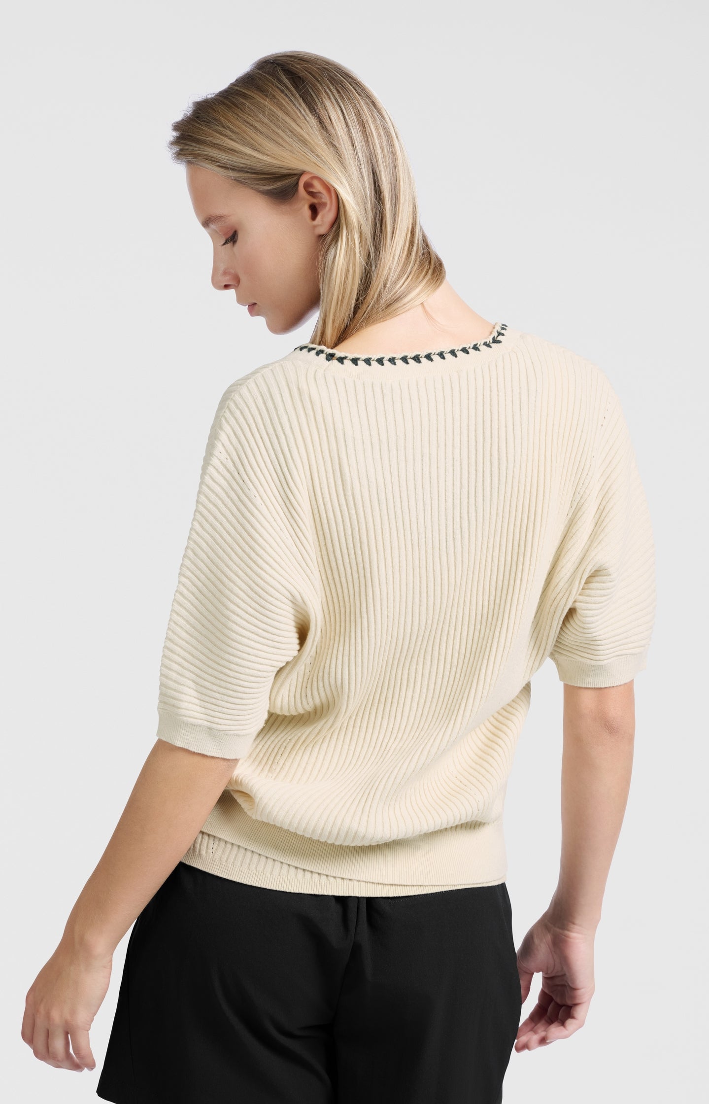 Ribbed cardigan with stich detail and short sleeves