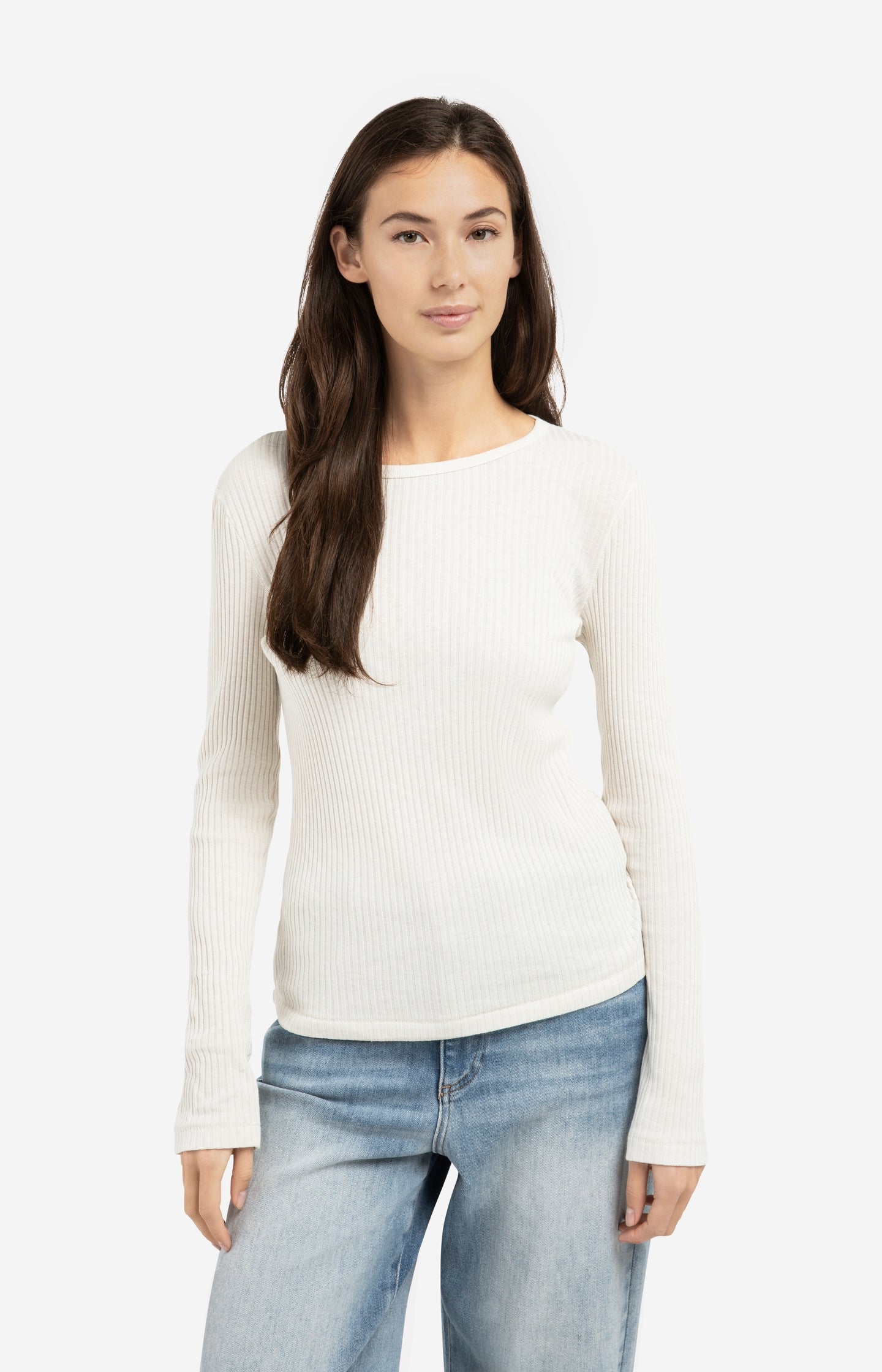 Ribbed long sleeve shirt with round neckline