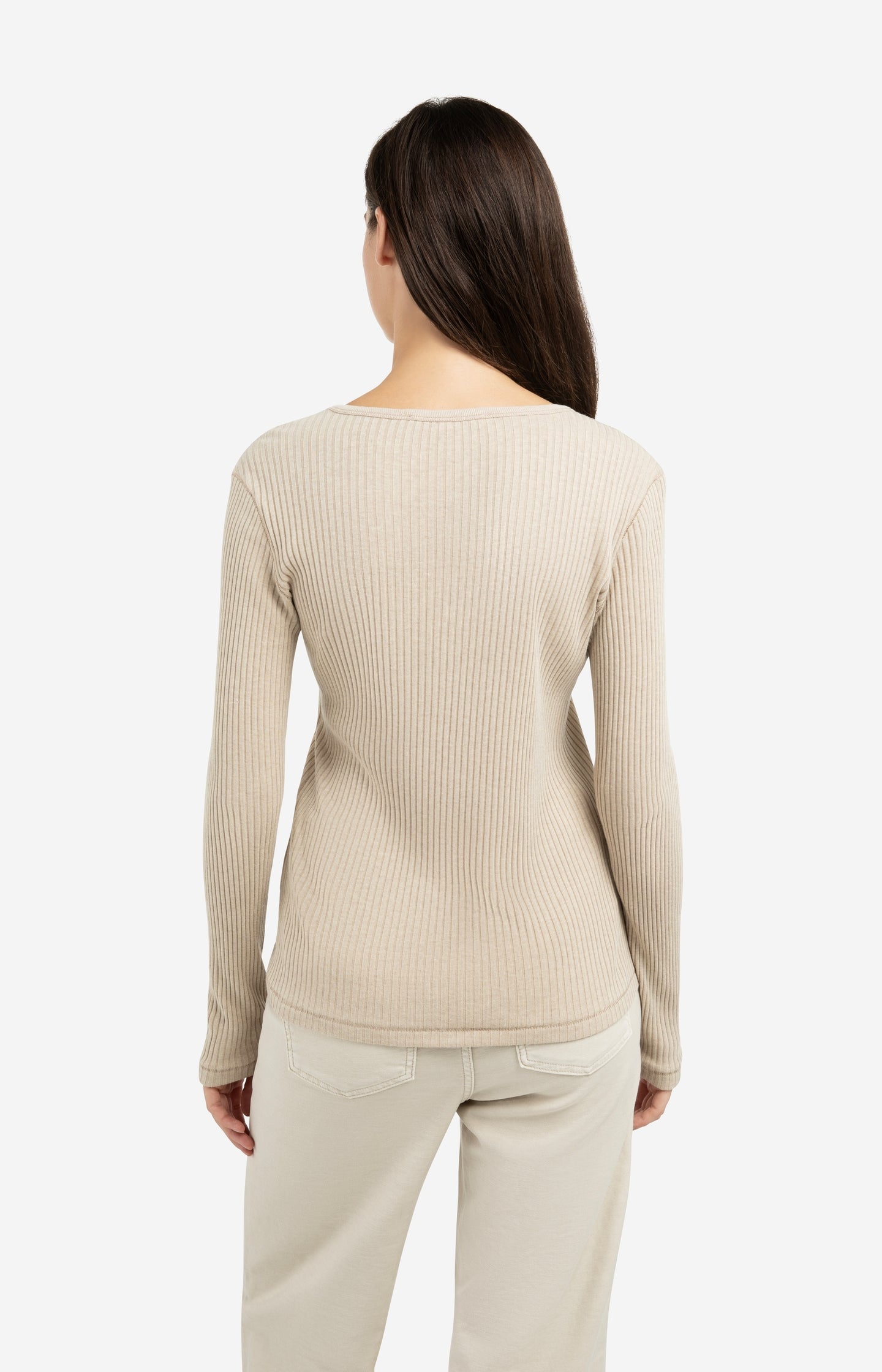 Ribbed long sleeve shirt with round neckline