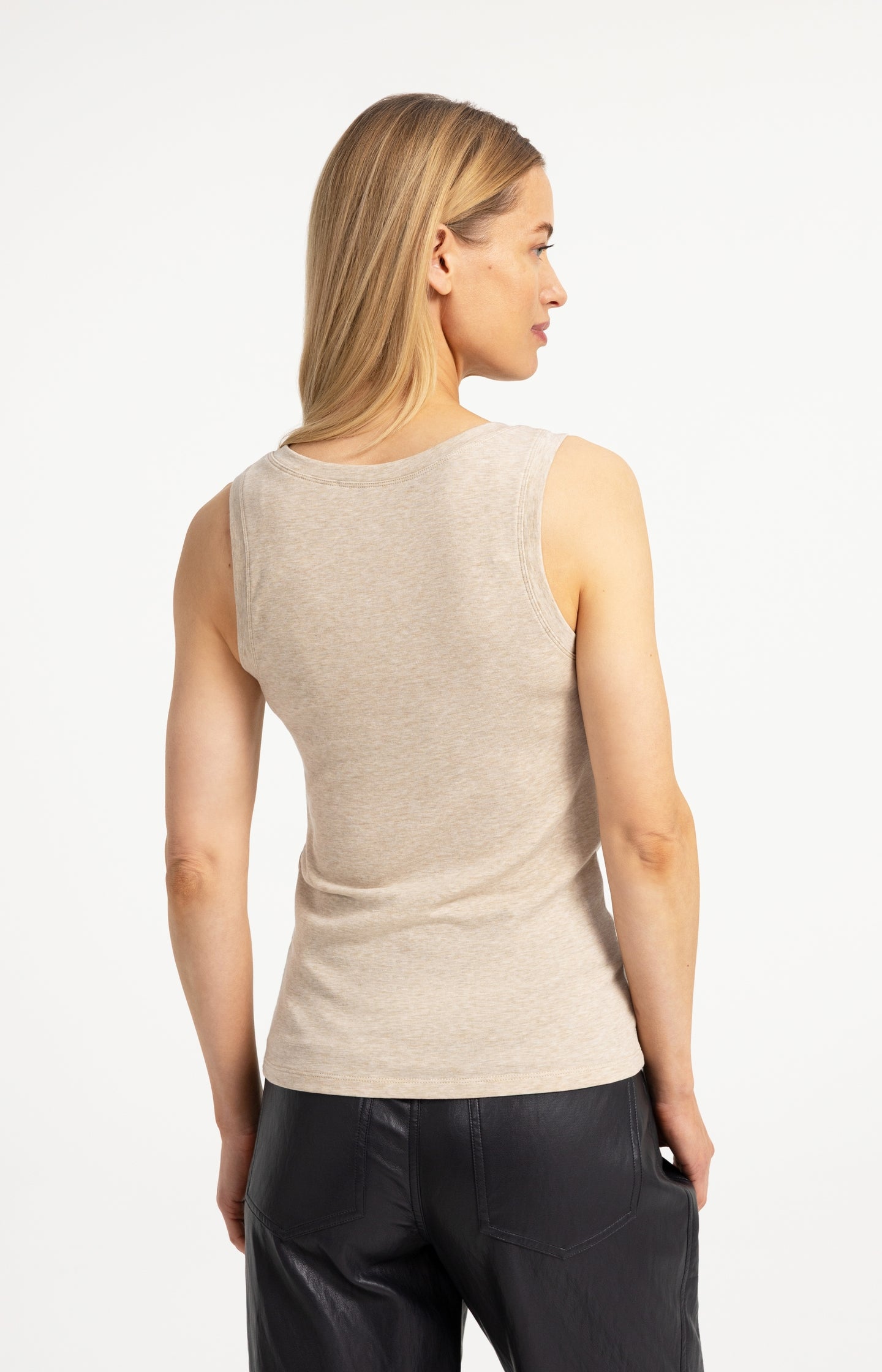 Ribbed singlet with fitted fit - Type: lookbook