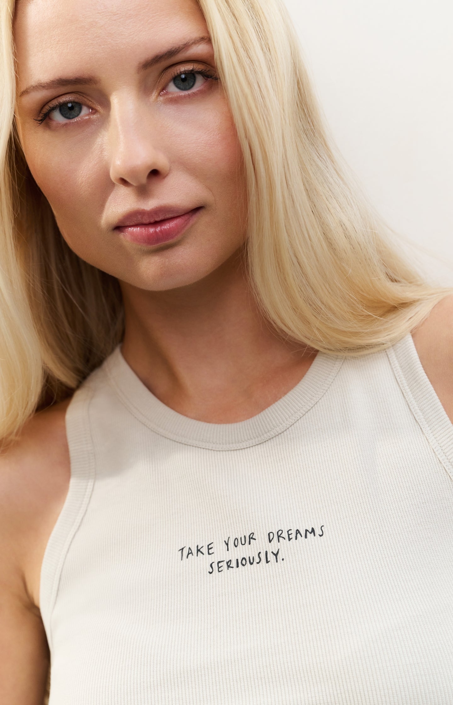Ribbed singlet with subtle frontprint