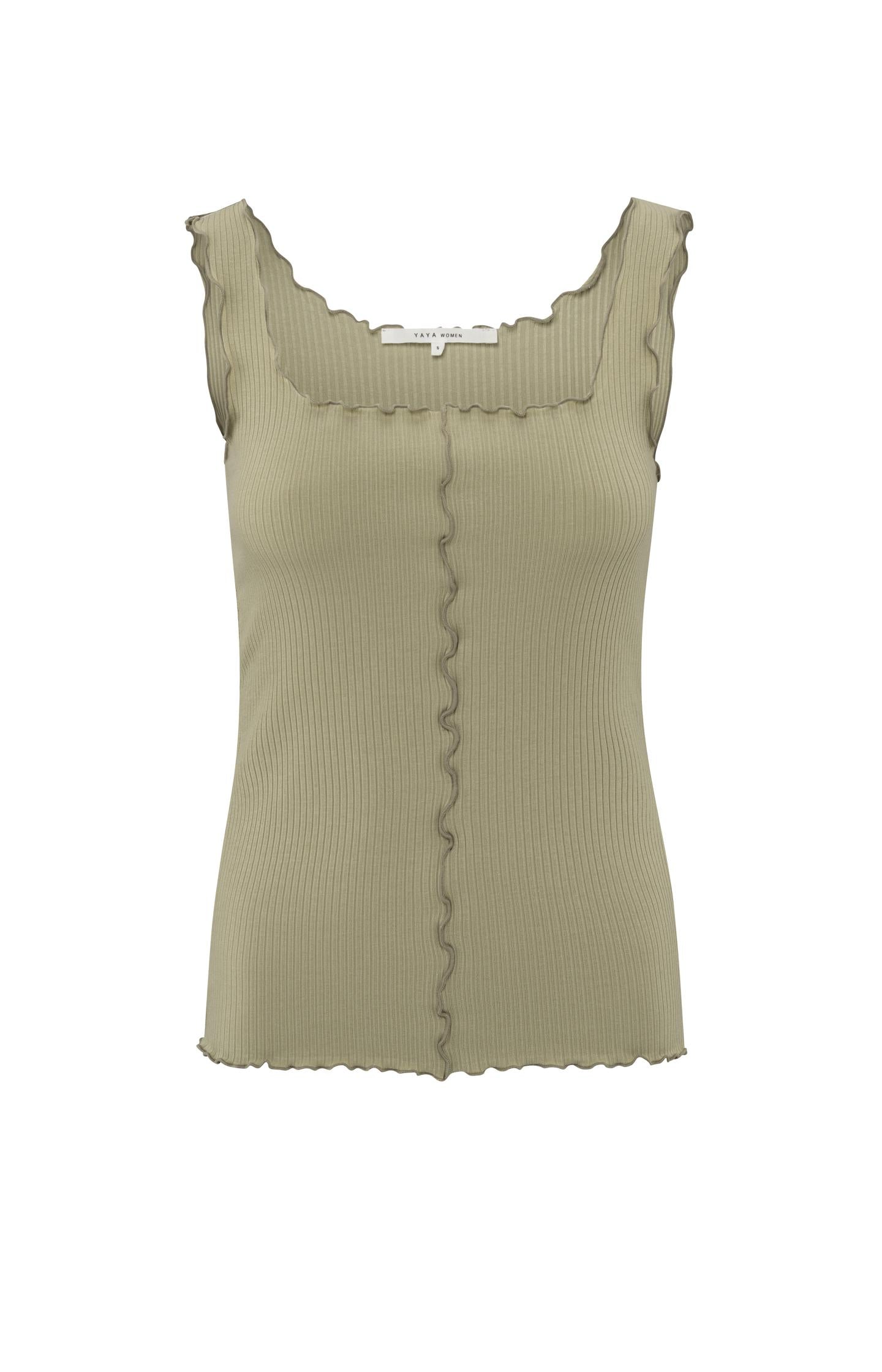 Ribbed singlet with wavy edges - Type: product