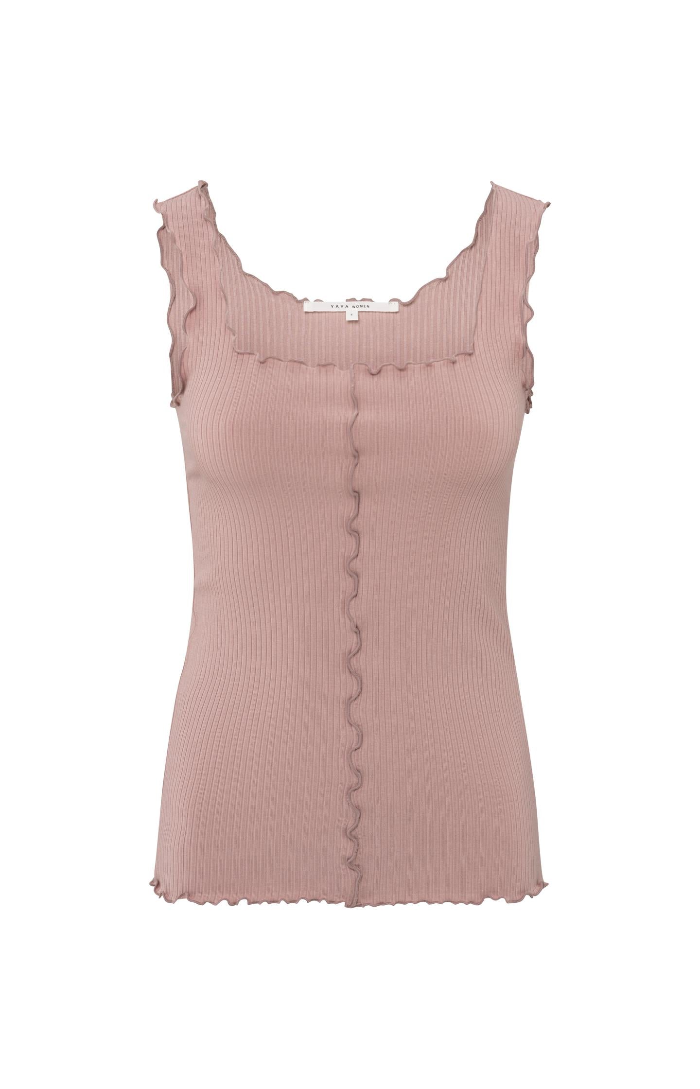 Ribbed singlet with wavy edges - Type: product