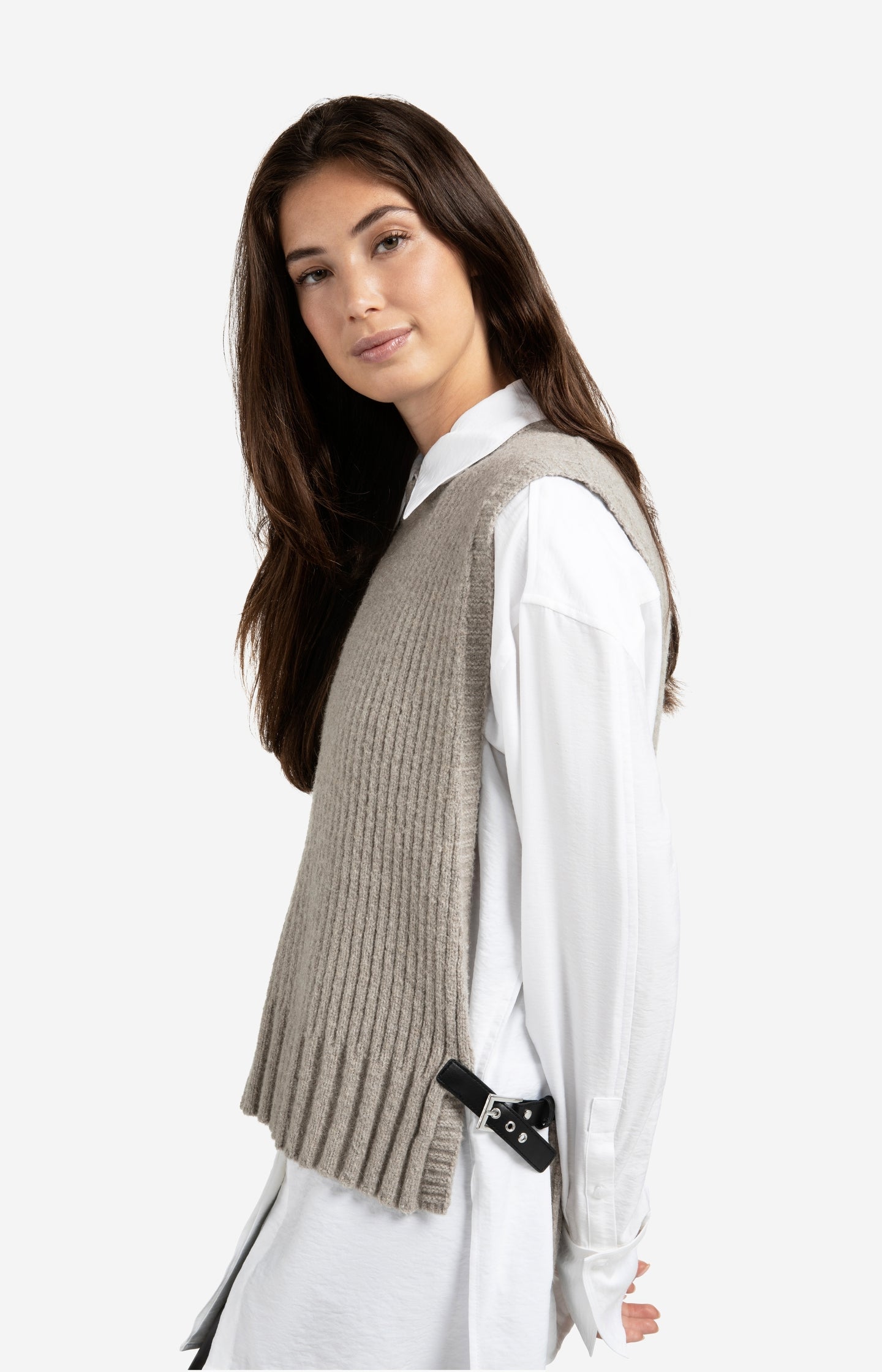 Ribbed sleeveless sweater with side buckles