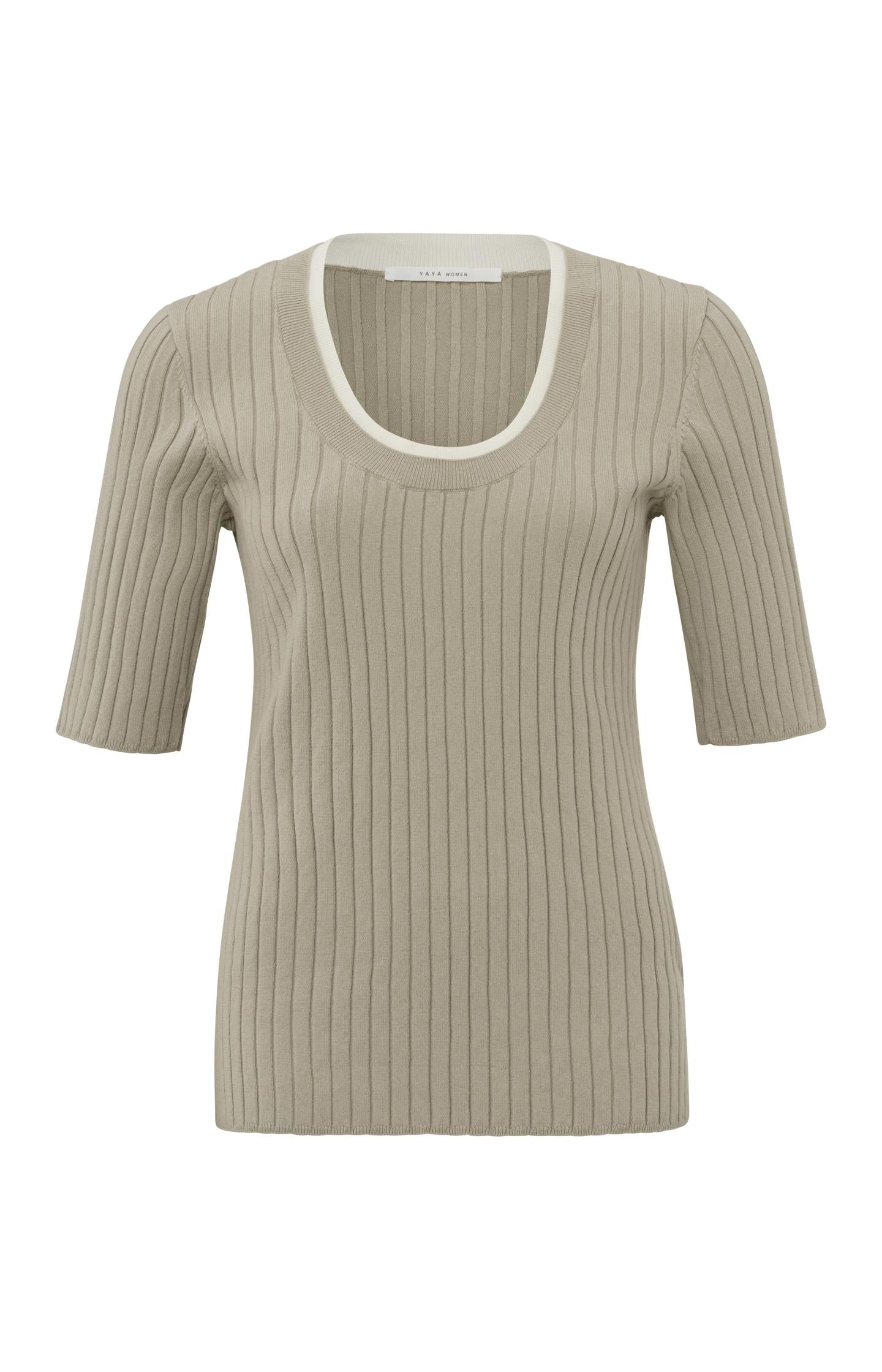 Ribbed sweater with round neck and half sleeves in slim fit - Type: product