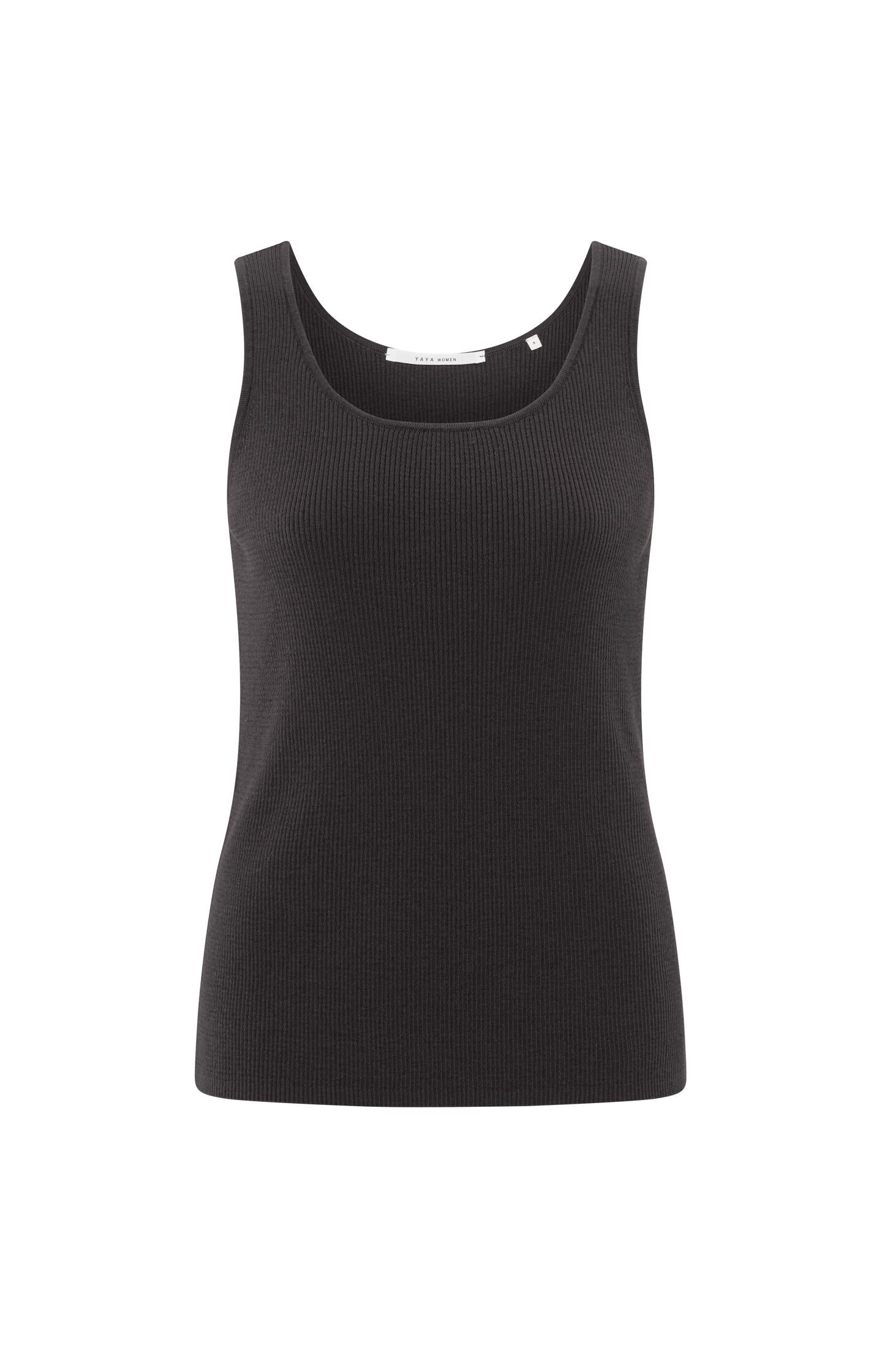 Zwarte ribgebreide trui met losse pasvorm en tanktop-detail - YAYA
