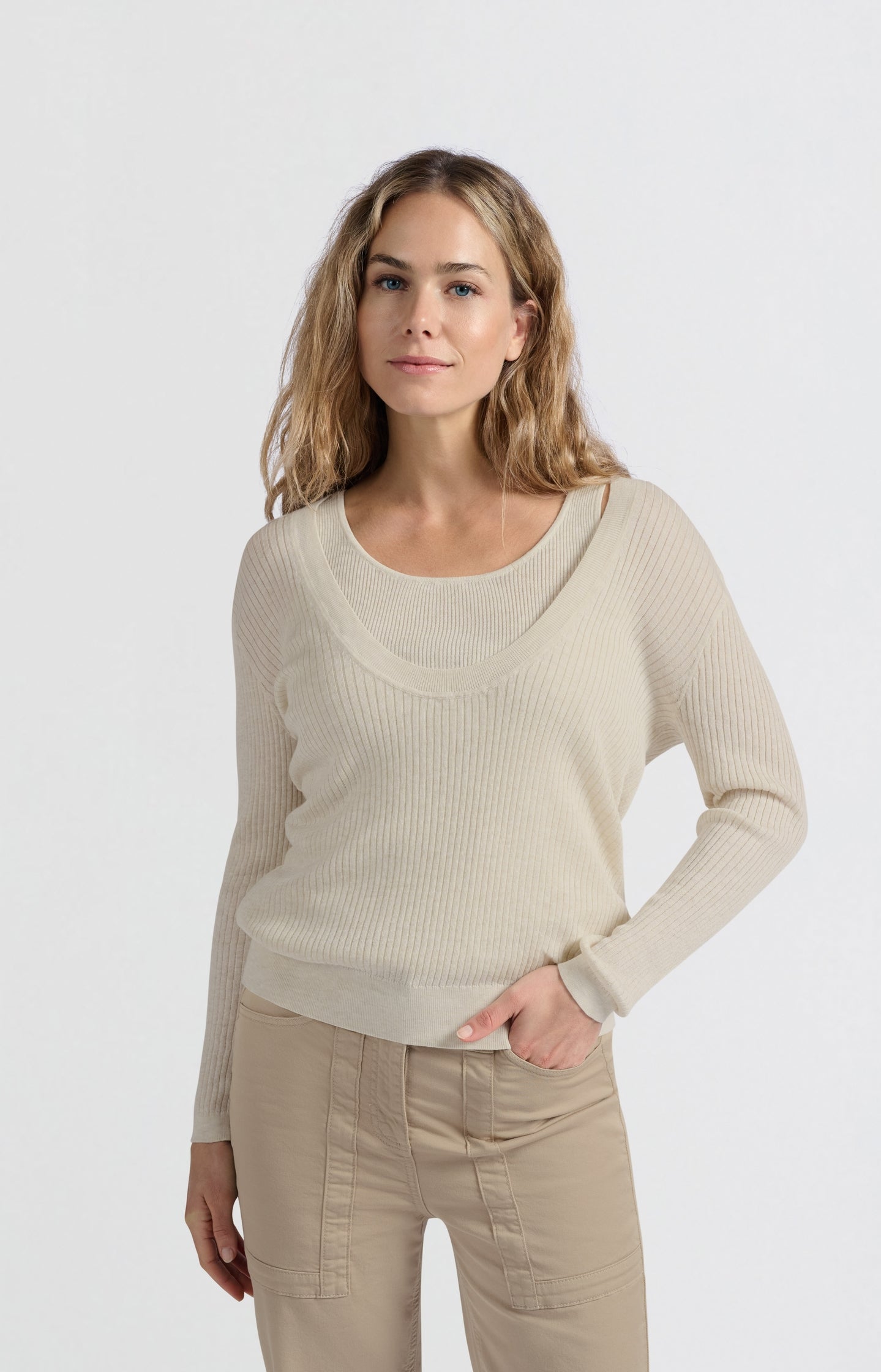 Beige ribgebreide trui met tanktop-detail - YAYA