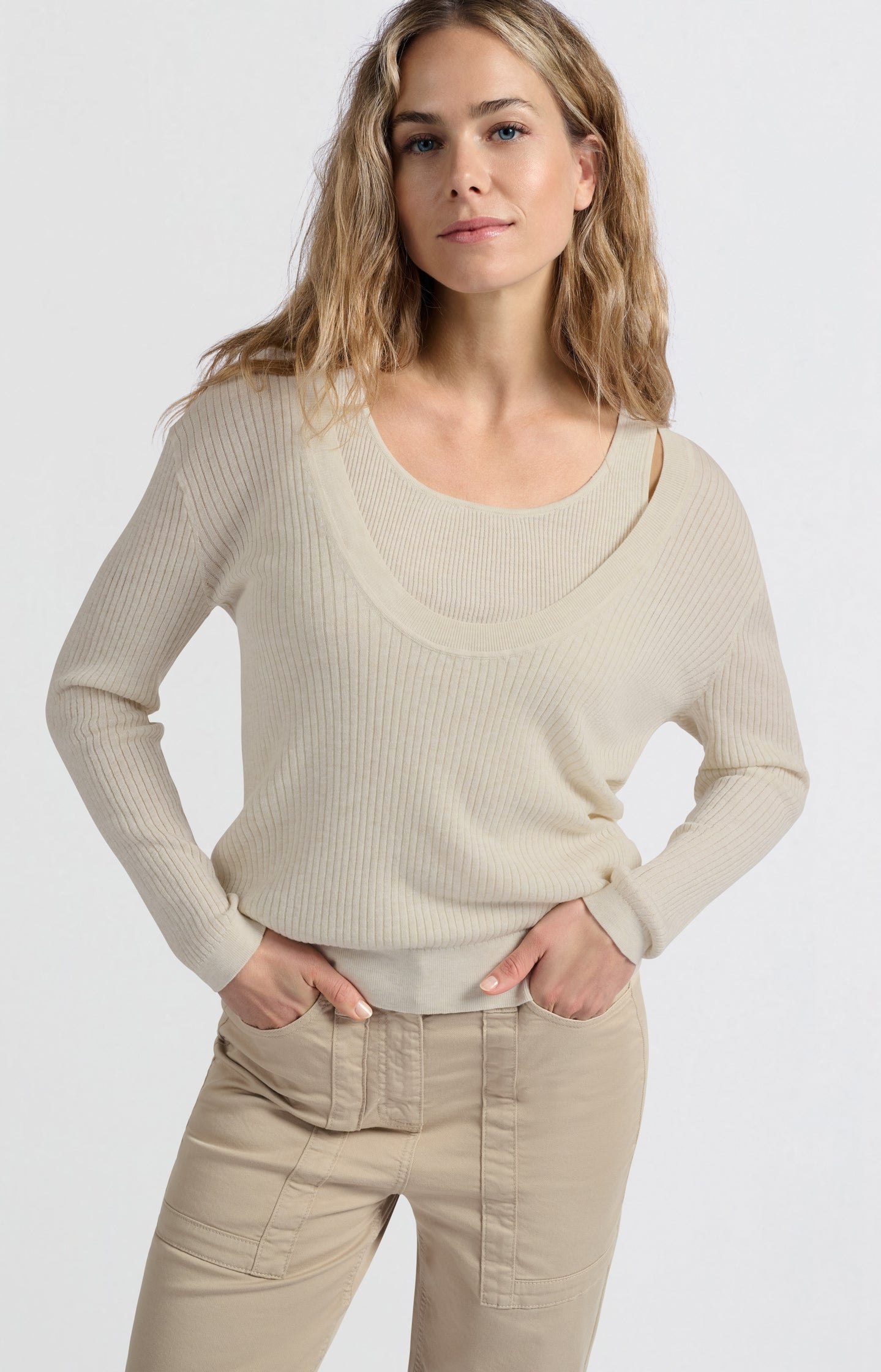Beige ribgebreide trui met tanktop-detail - YAYA