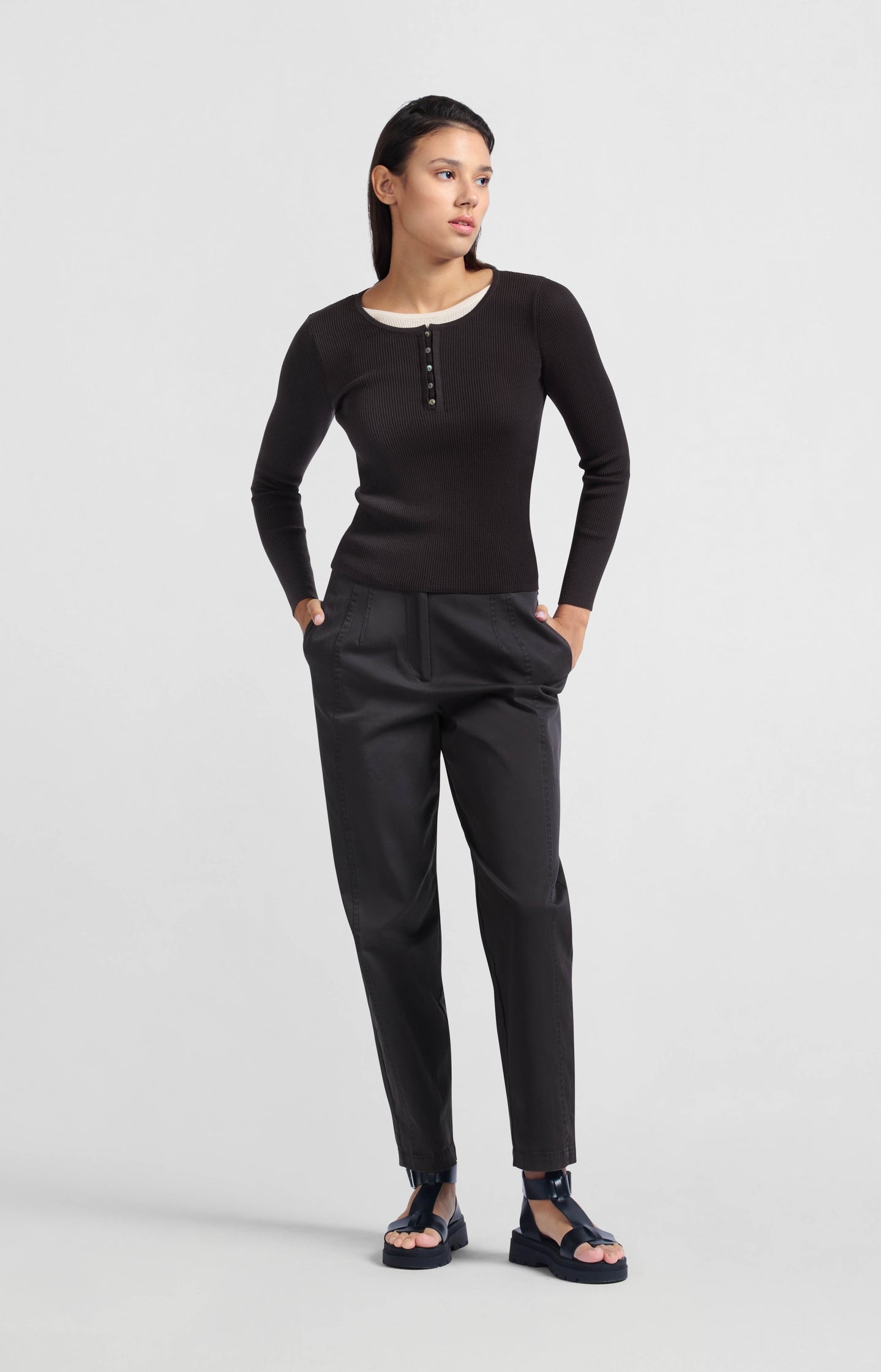 Ribbed top with button placket and faux-layered look - Type: lookbook
