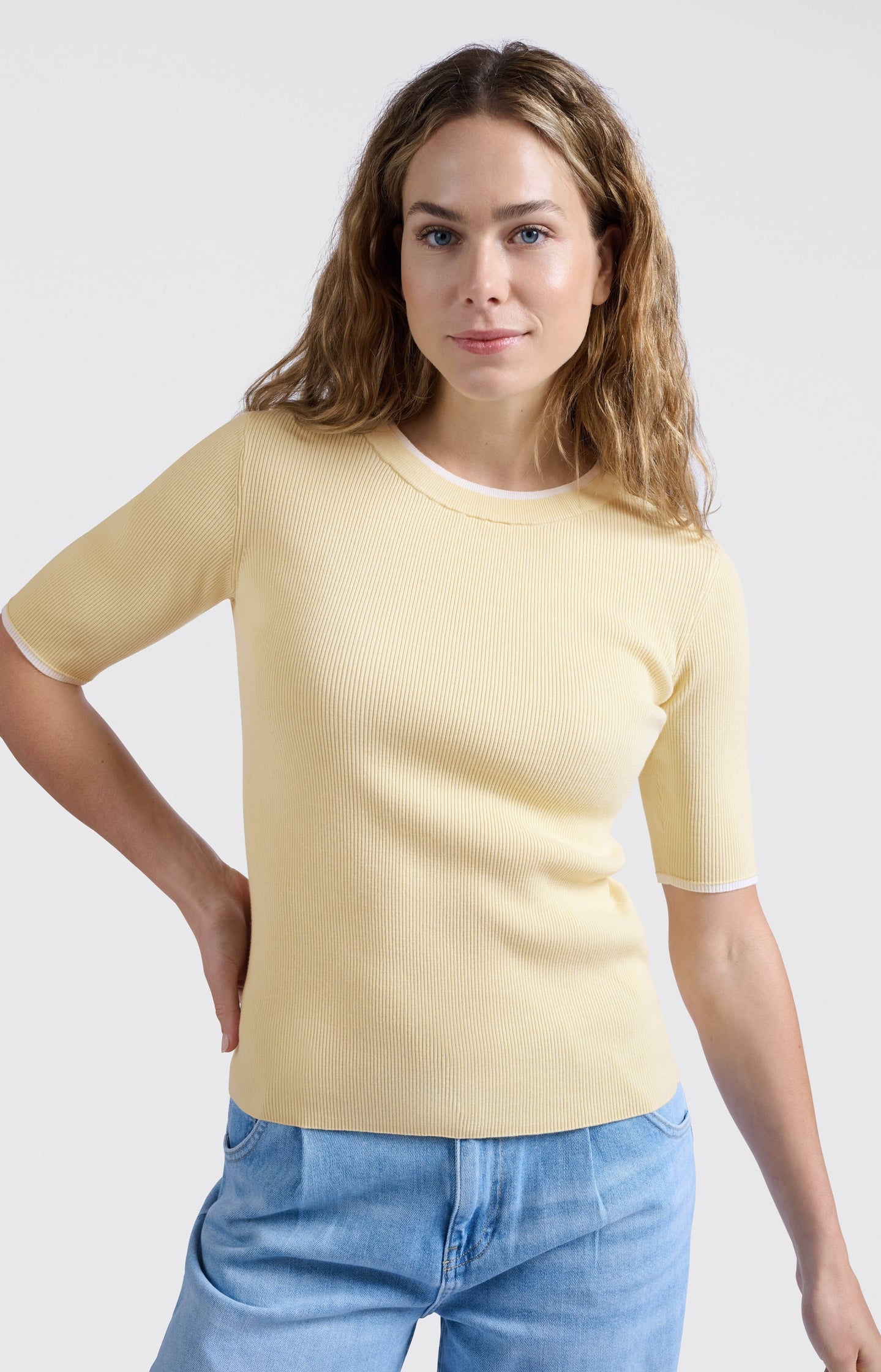 Ribbed top with half sleeves