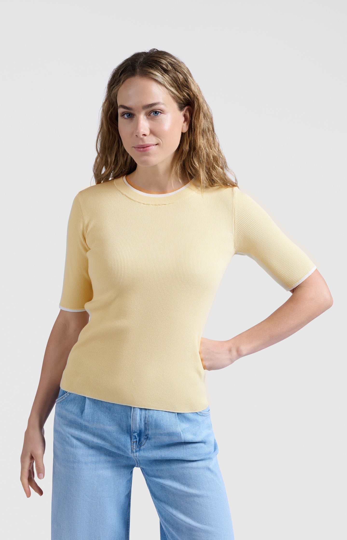 Ribbed top with half sleeves