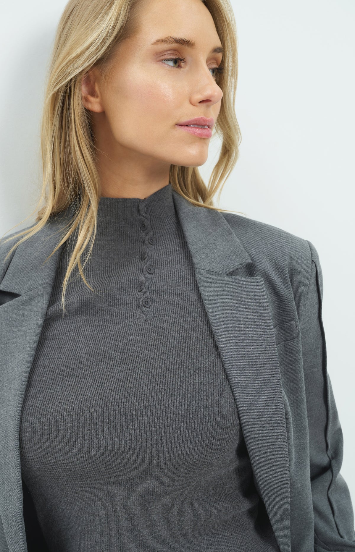 Ribbed turtleneck sweater with button detail - Pavement Grey