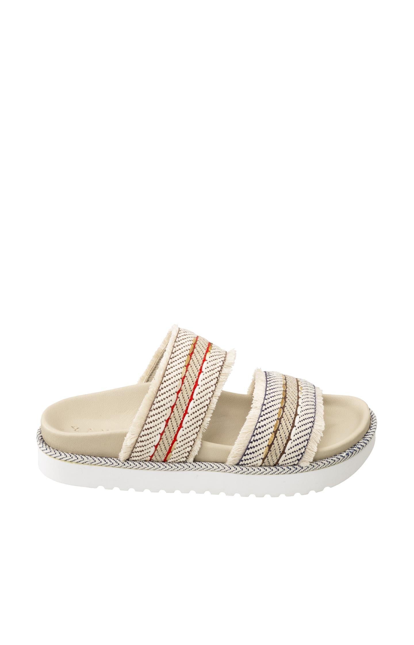 Sandals with braided straps and fringes