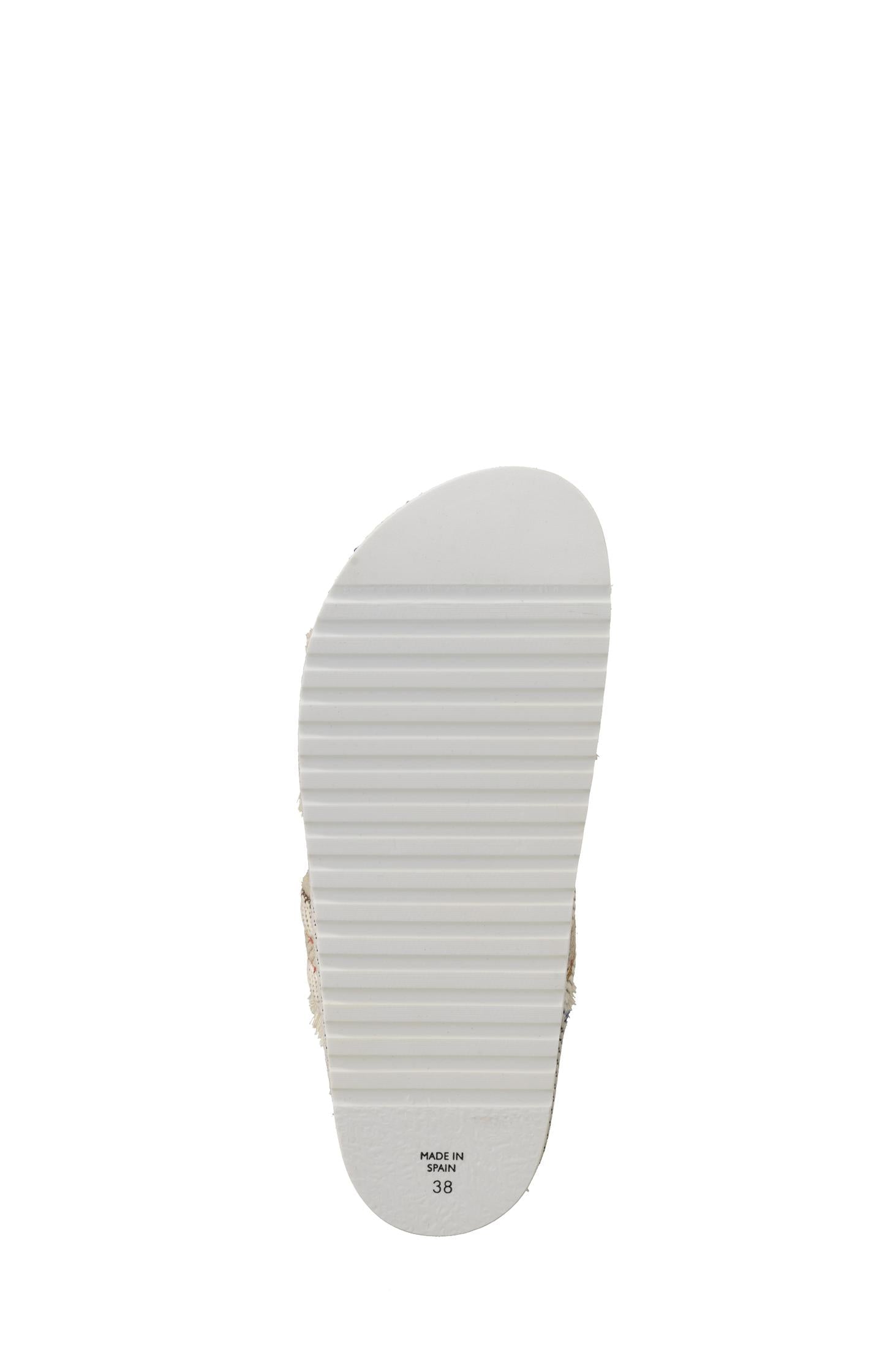 Sandals with braided straps and fringes