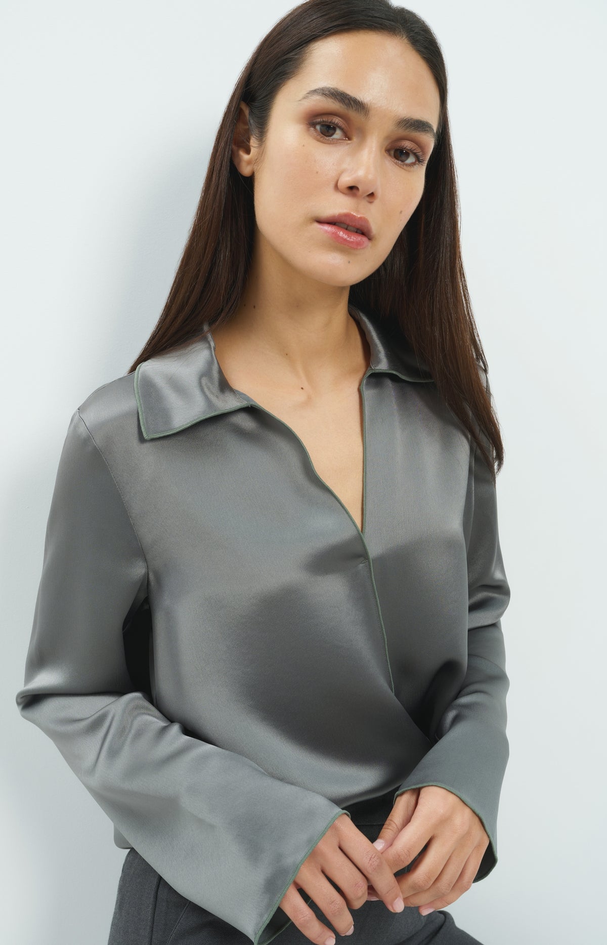 Satin blouse with collar - Soap Grey